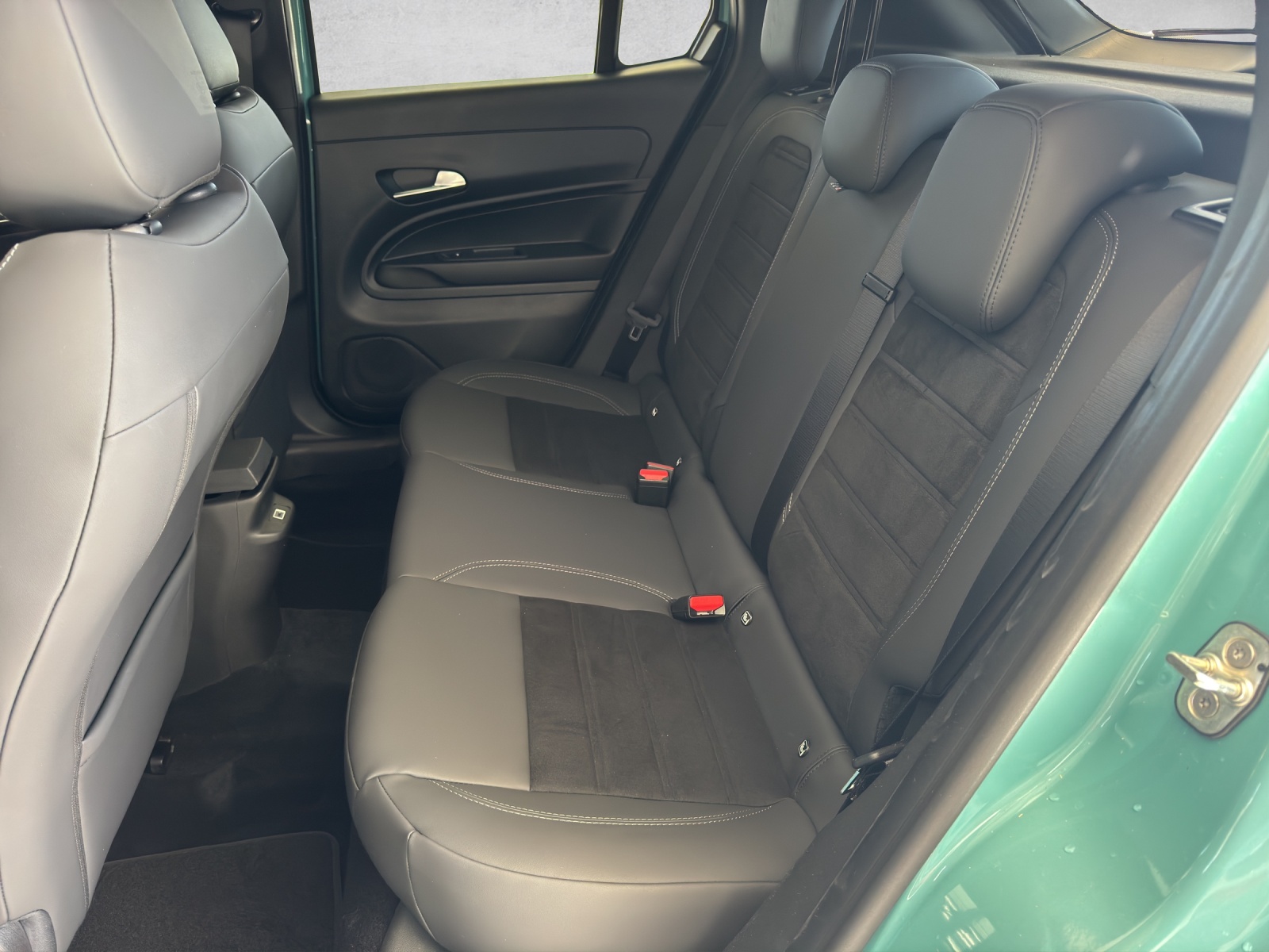 FIAT 600 1.2 Hybrid 145 Sport-image-7