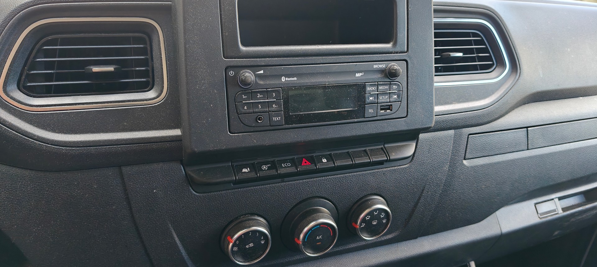 RENAULT Master P35 2.3 Blue dCi 165 L3 Grand Volume-image-8