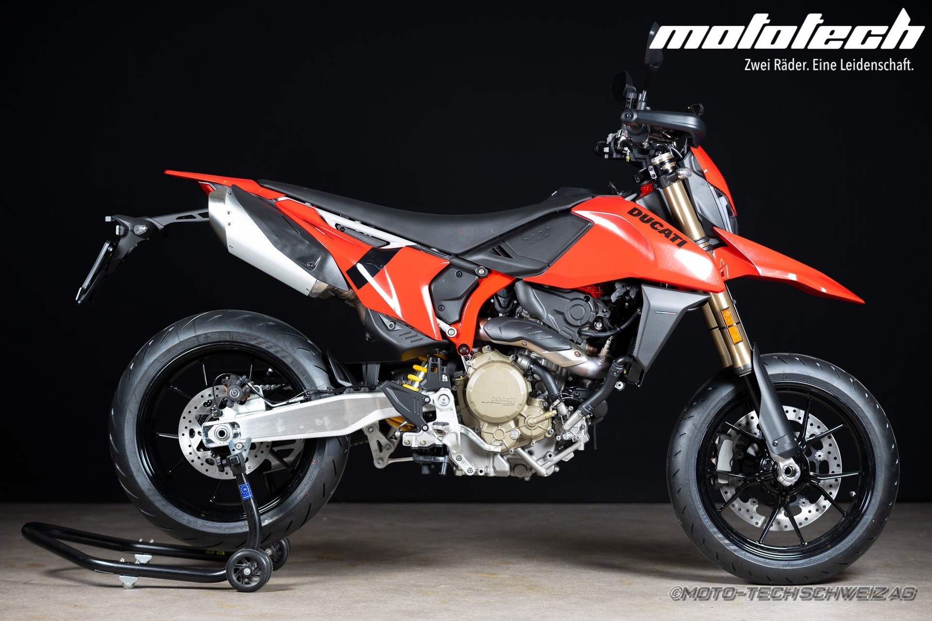 DUCATI Hypermotard 698 Mono (35kW) / 4 JAHRE GARANTIE-showroom-element-2