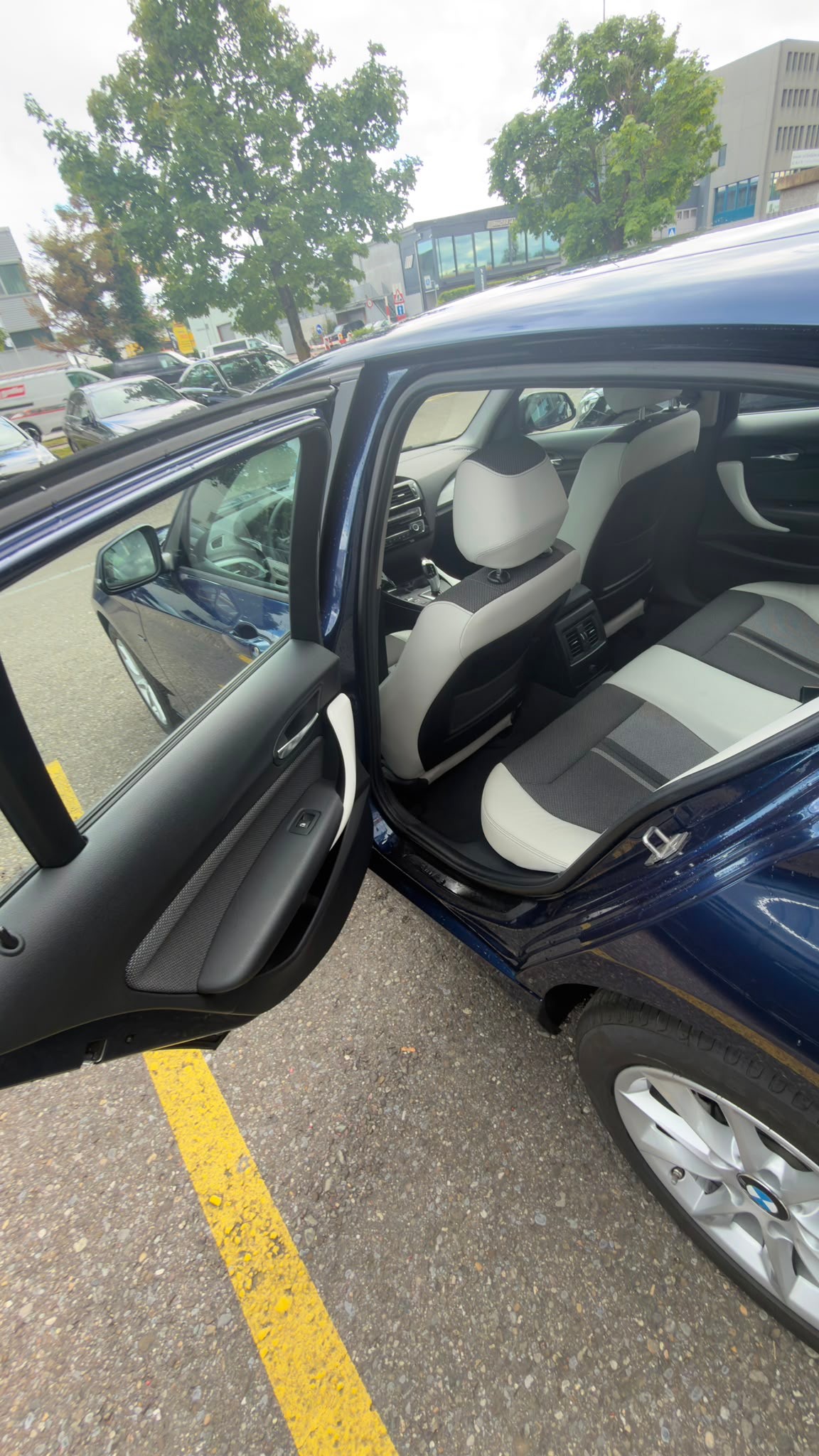 BMW 120d xDrive Urban Line Steptronic-image-8