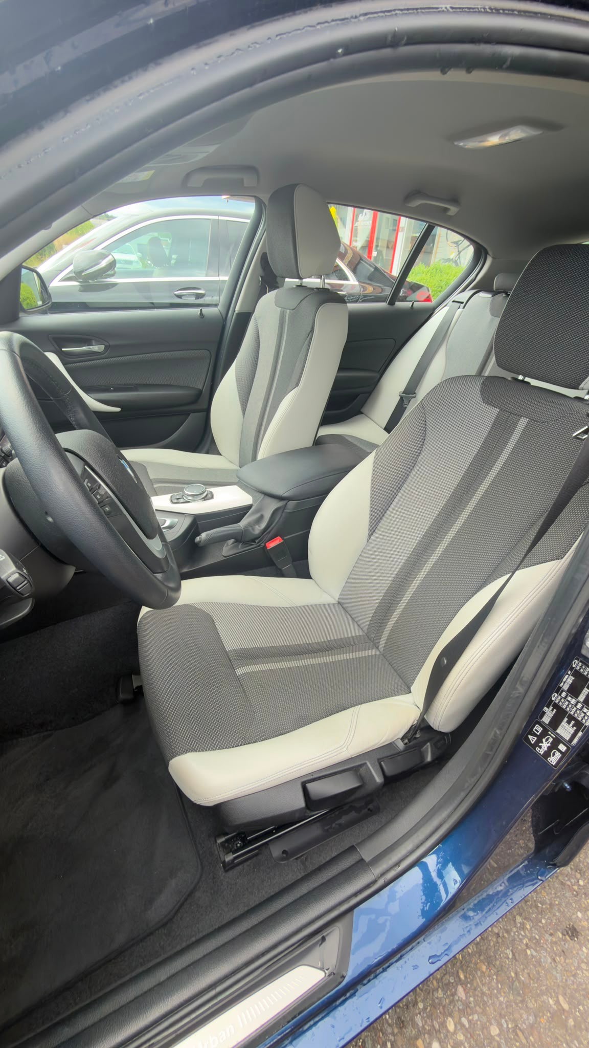 BMW 120d xDrive Urban Line Steptronic-image-7