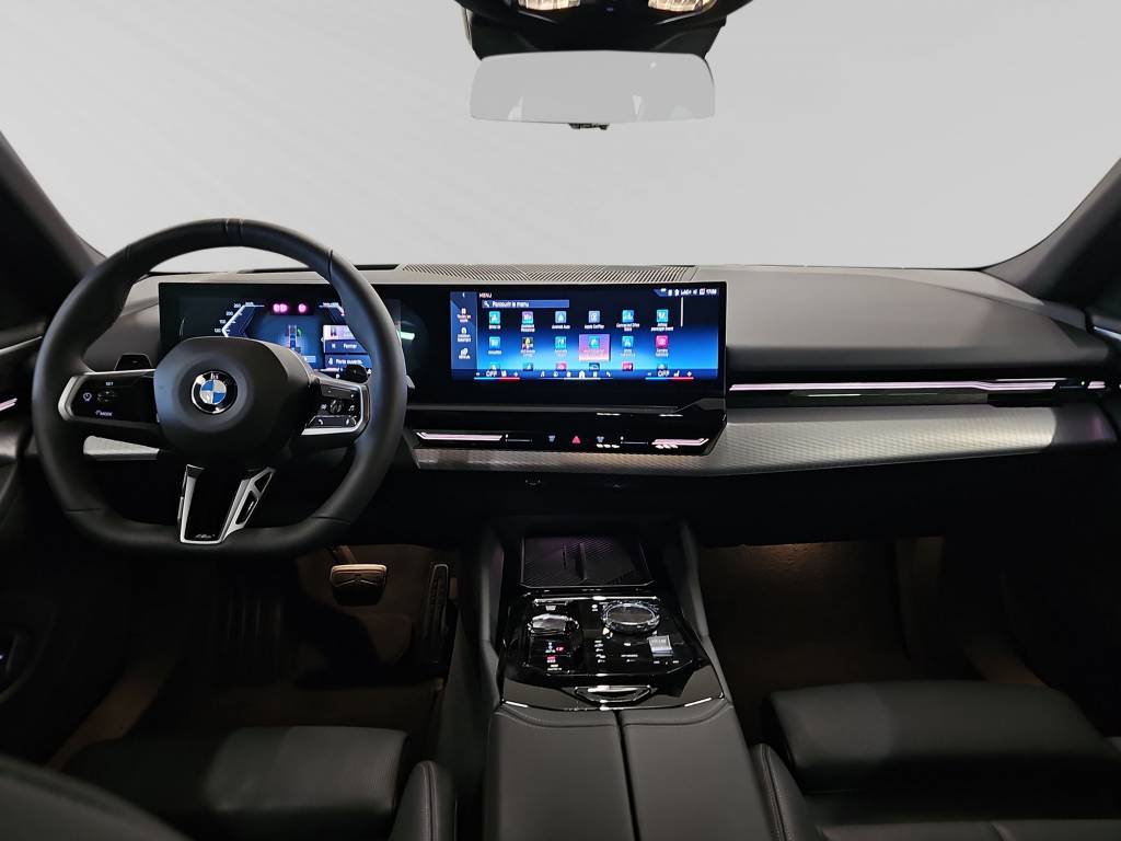 BMW 520d xDrive 48V Touring M Sport Pro Steptronic-image-6