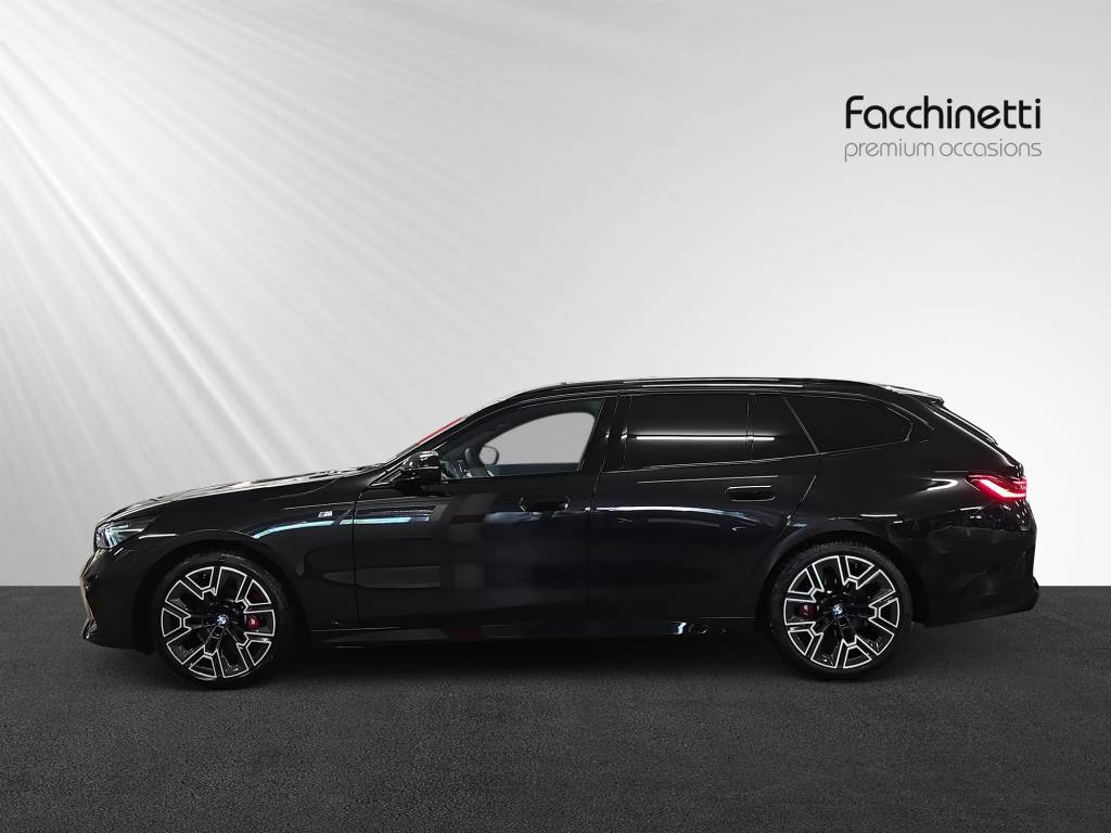 BMW 520d xDrive 48V Touring M Sport Pro Steptronic-image-2
