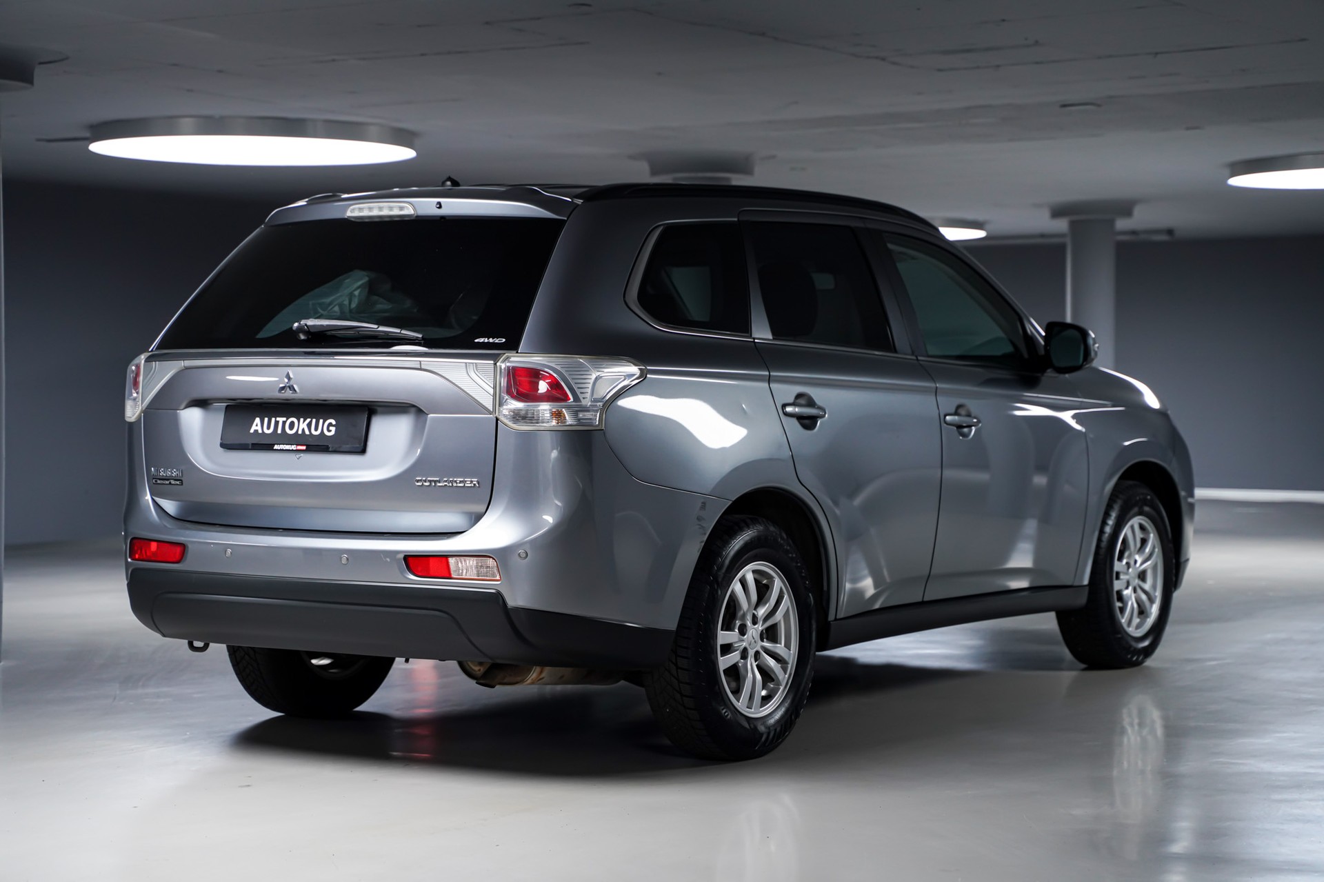 MITSUBISHI Outlander 2.0 Intense CVT-image-3