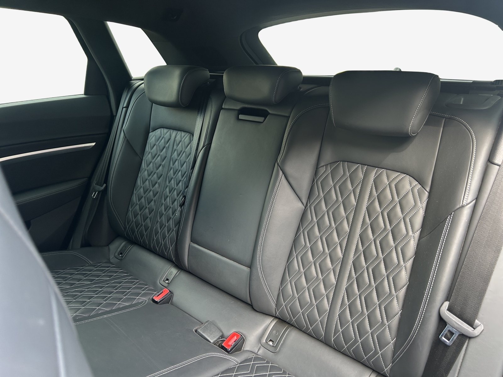 AUDI e-tron 55 S Line Black Edition quattro-image-11