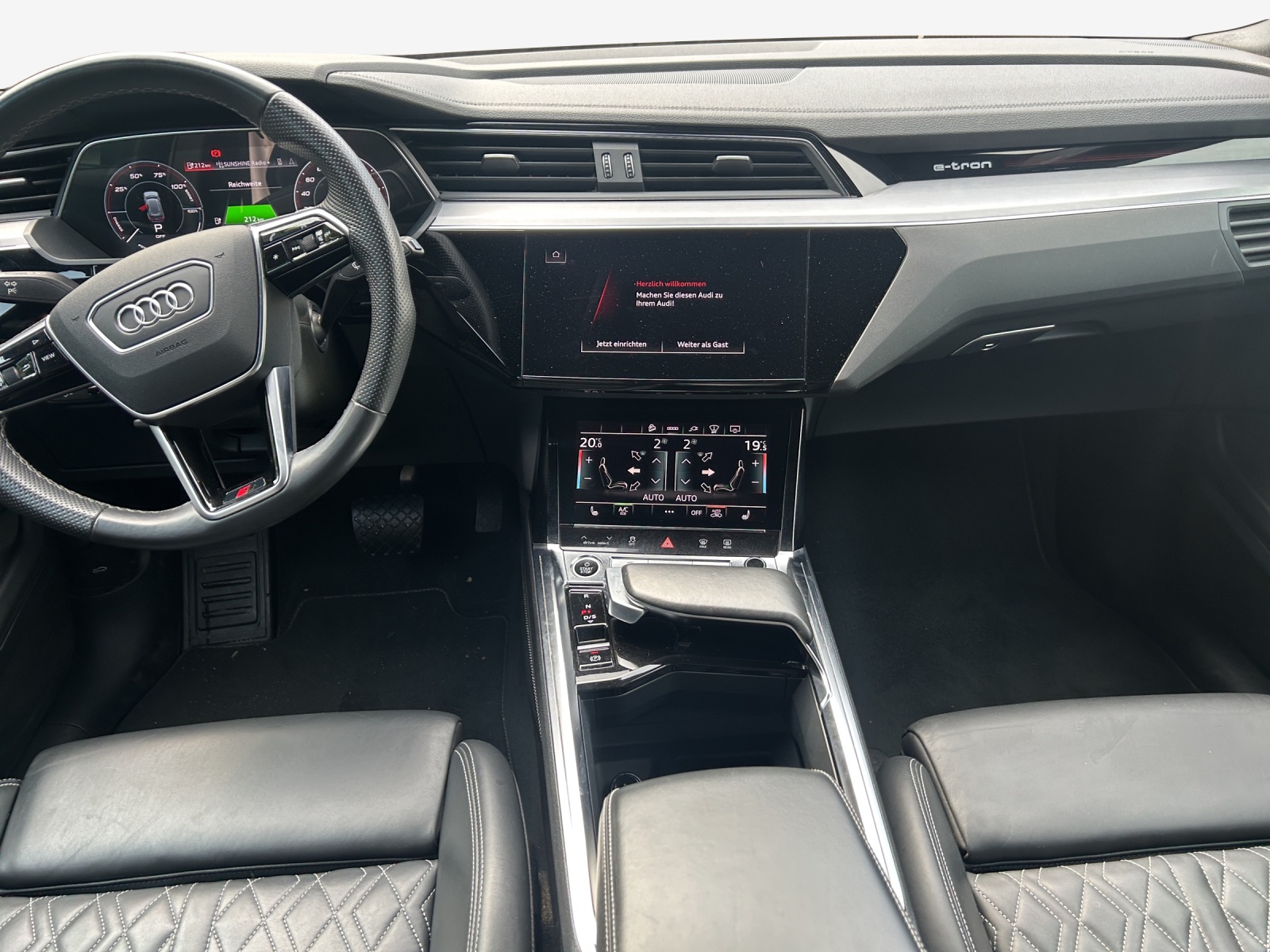 AUDI e-tron 55 S Line Black Edition quattro-image-11