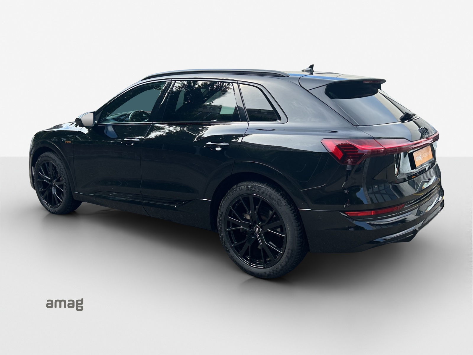 AUDI e-tron 55 S Line Black Edition quattro-image-2