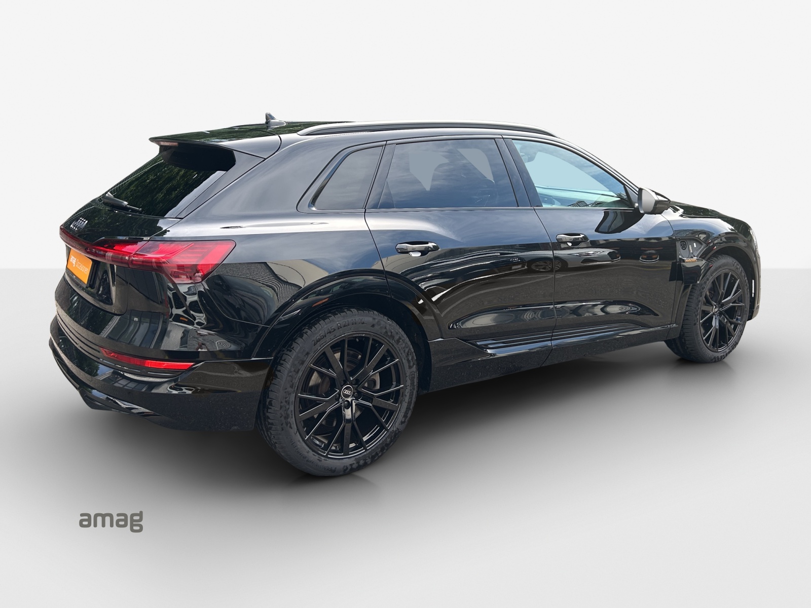 AUDI e-tron 55 S Line Black Edition quattro-image-5