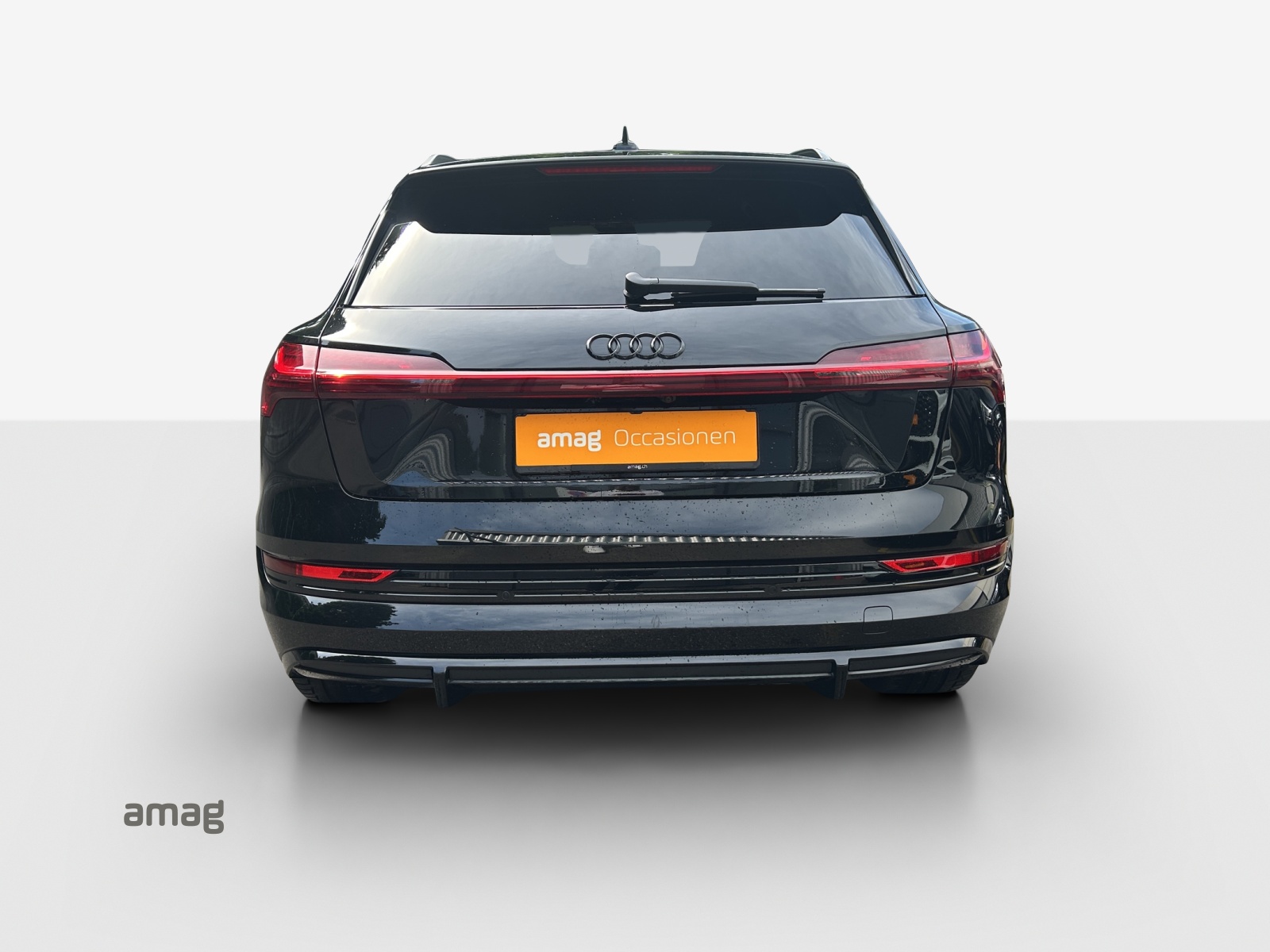 AUDI e-tron 55 S Line Black Edition quattro-image-3