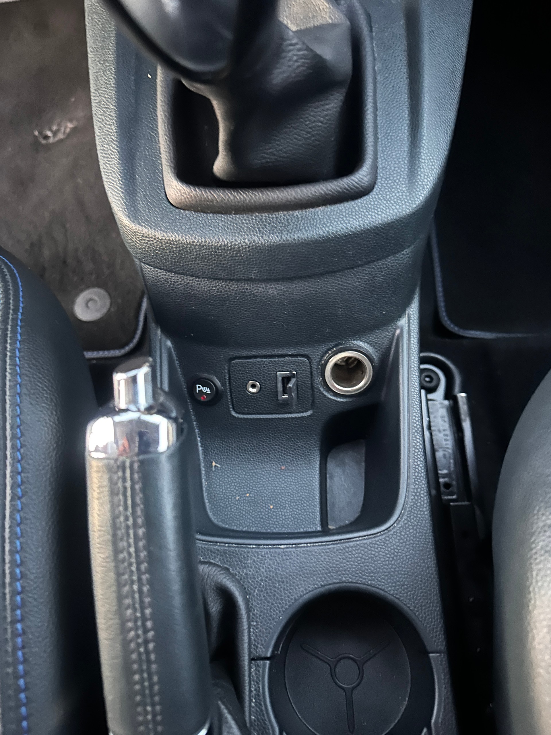 FORD Fiesta 1.6 16V Sport+-image-6