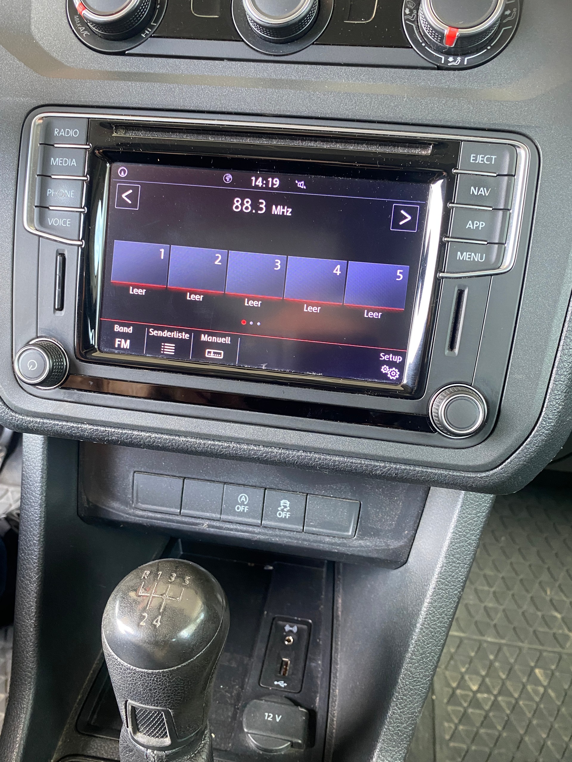 VW Caddy Maxi 2.0TDI BlueMotion Technology-image-10