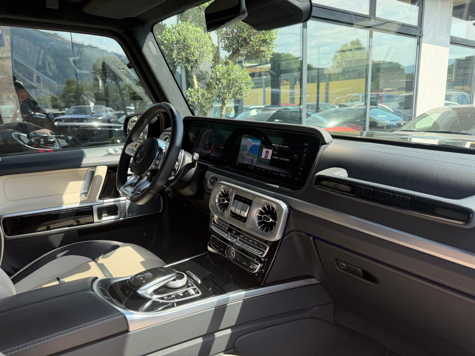 MERCEDES-BENZ BRABUS G 63 AMG 4x4 Speedshift Plus G-Tronic-image-12