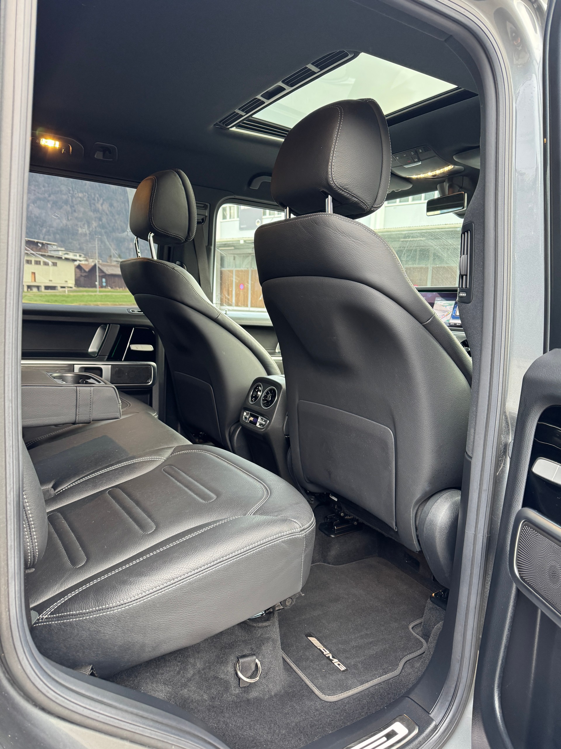 MERCEDES-BENZ G 350 d AMG Line 9G-Tronic-image-5