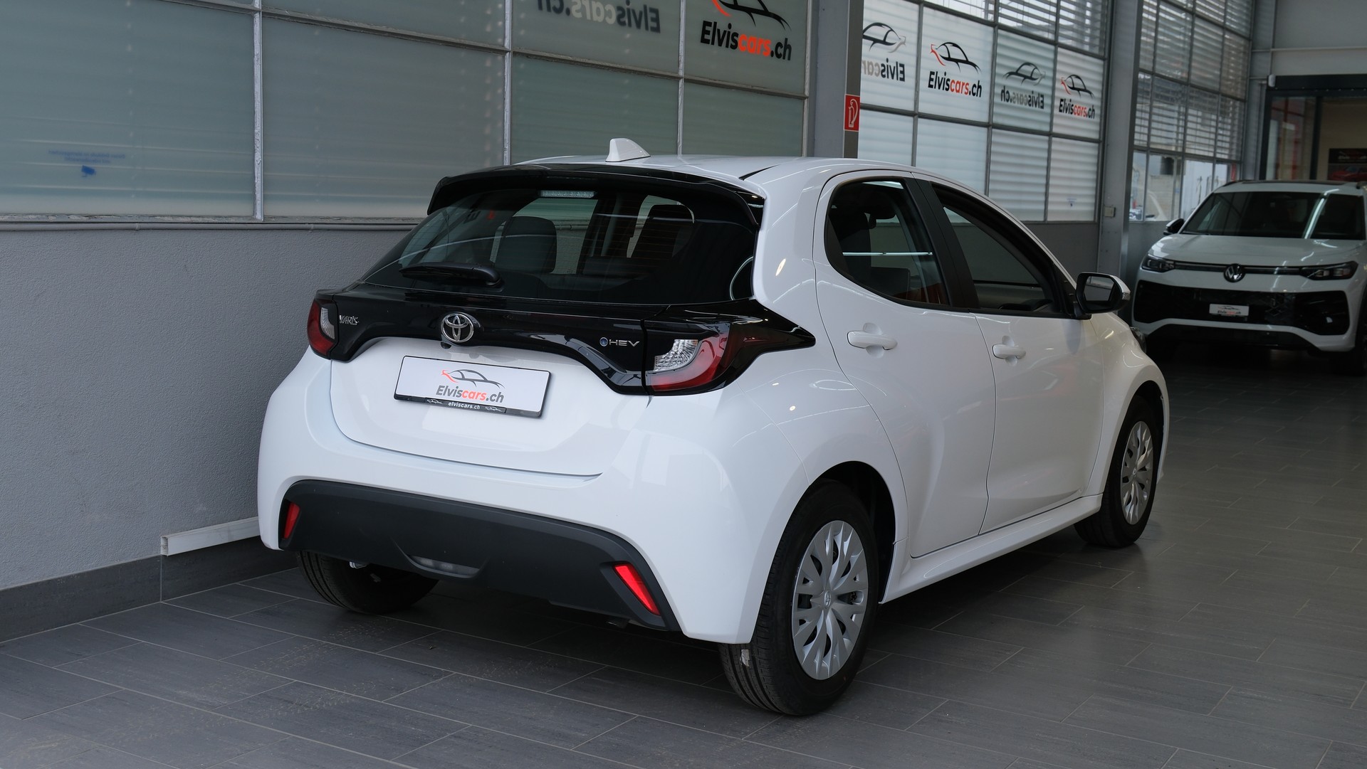 TOYOTA Yaris 1.5 Comfort e-CVT-image-23