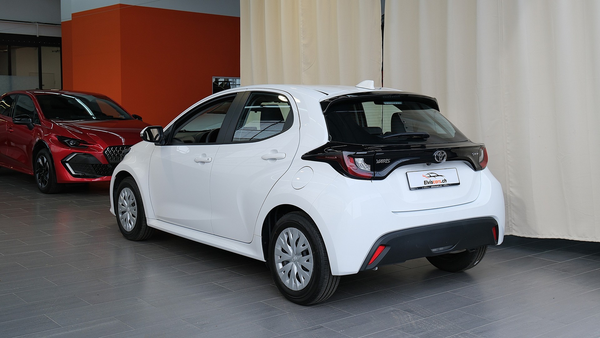 TOYOTA Yaris 1.5 Comfort e-CVT-image-11