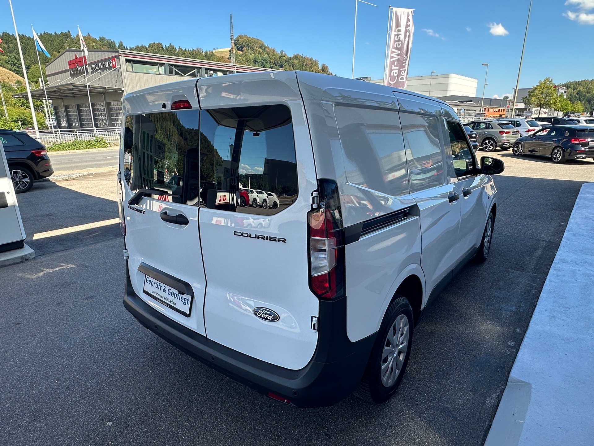 FORD Transit Courier Van 1.5 EcoBlue Trend-image-8