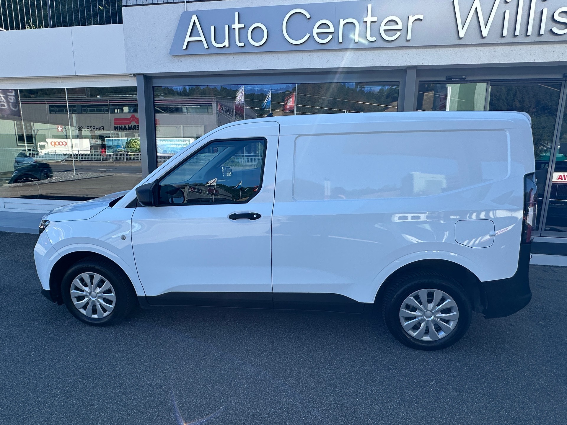 FORD Transit Courier Van 1.5 EcoBlue Trend-image-1