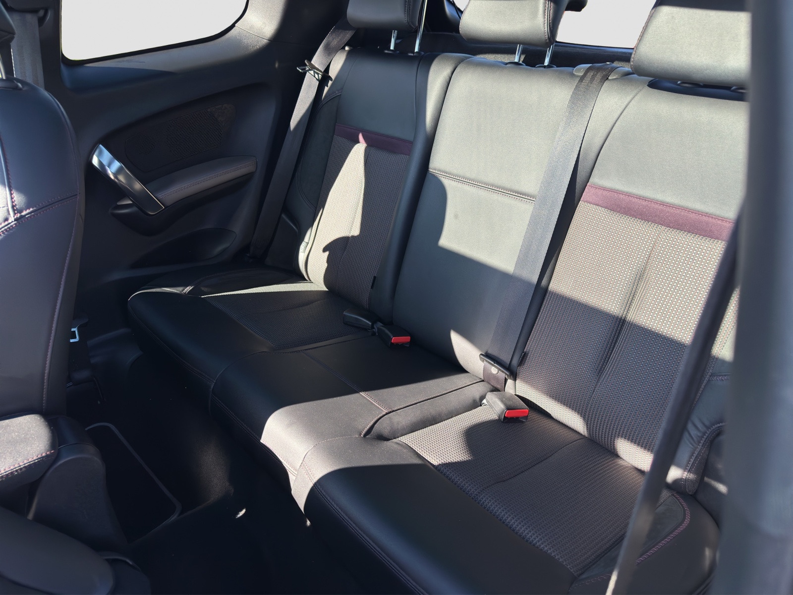 PEUGEOT 208 1.6 Turbo XY-image-9