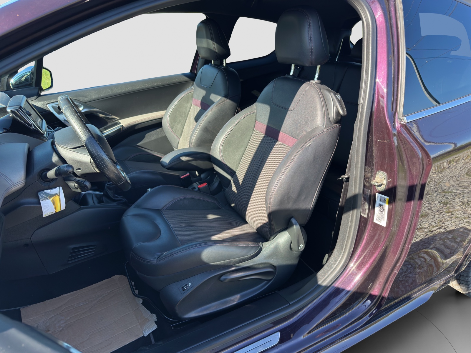PEUGEOT 208 1.6 Turbo XY-image-7
