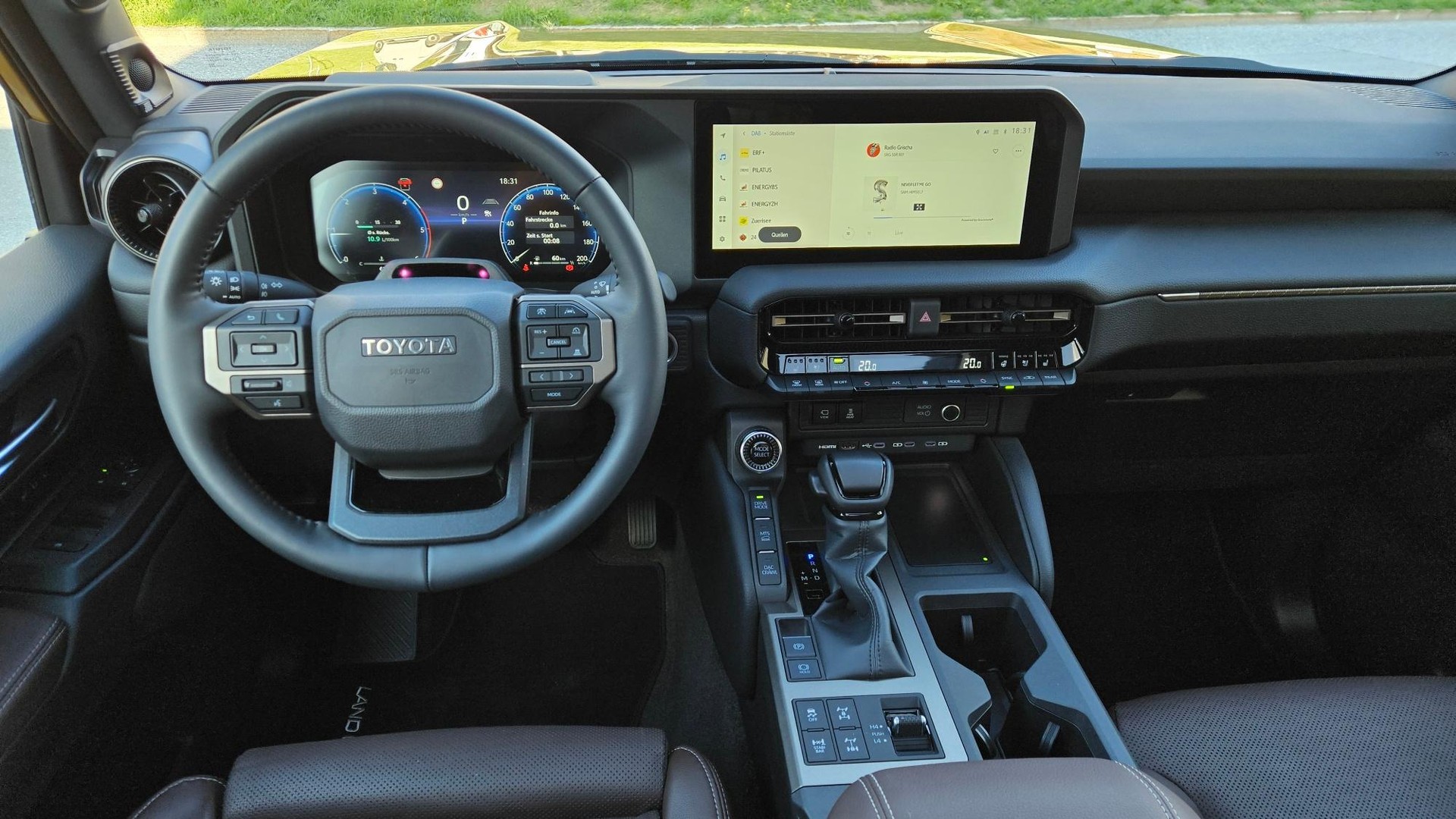 TOYOTA Land Cruiser 2.8 D First Edition-image-12