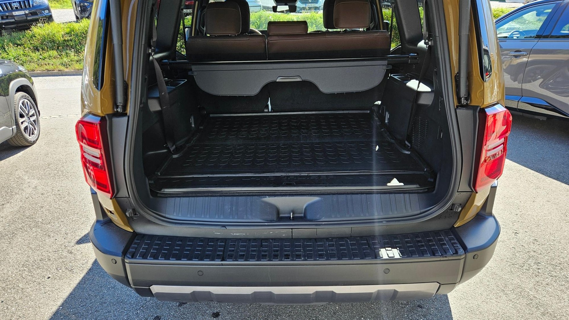 TOYOTA Land Cruiser 2.8 D First Edition-image-4