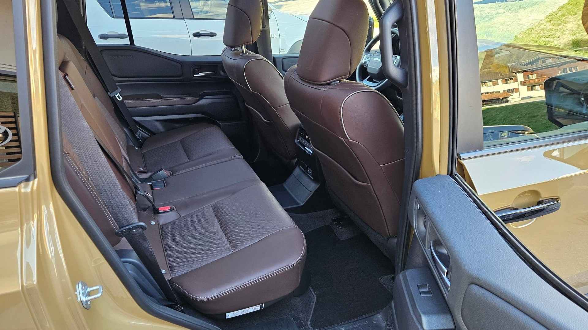 TOYOTA Land Cruiser 2.8 D First Edition-image-8