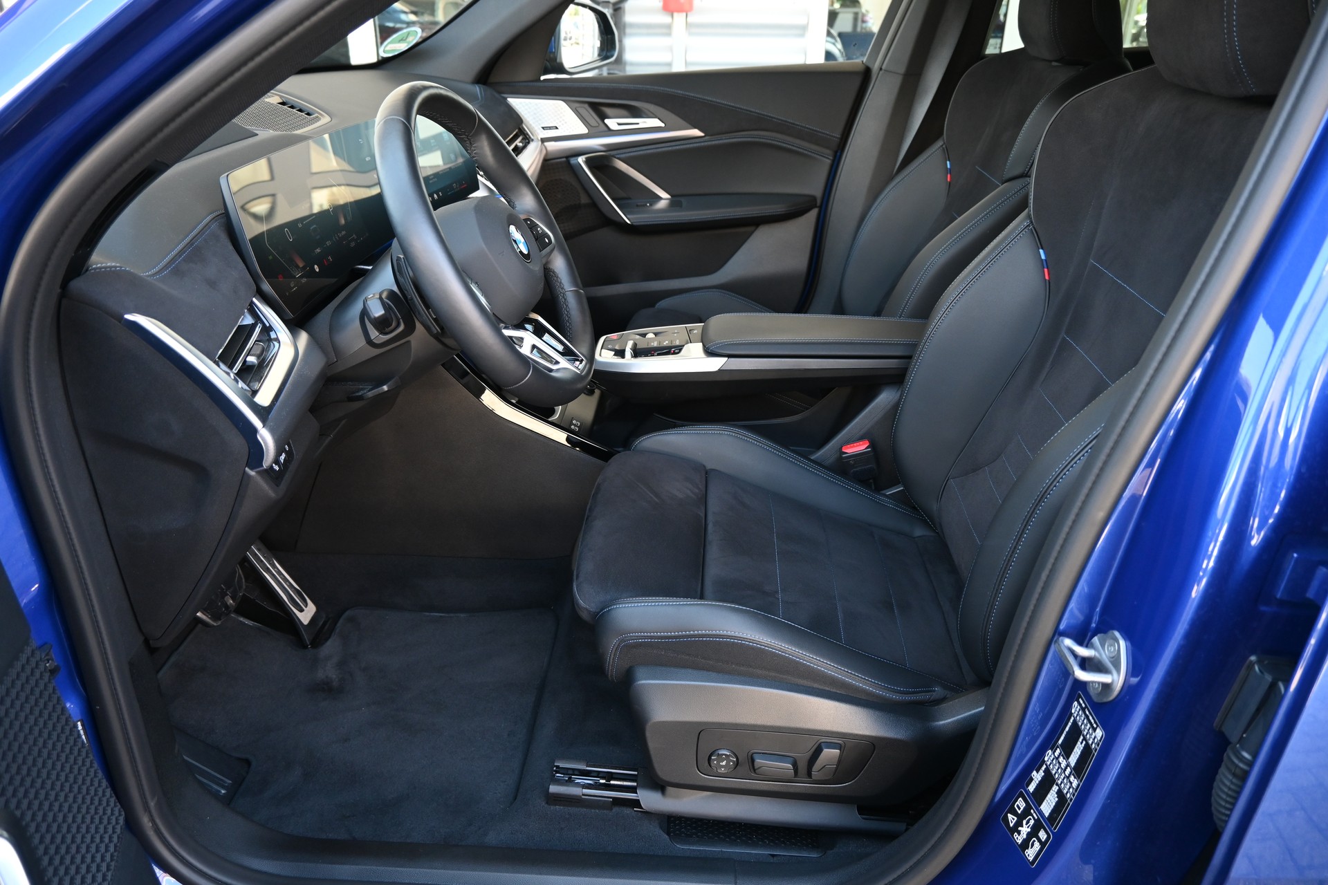BMW X2 xDrive 20d 48V M Sport + AHK 2000kg-image-10