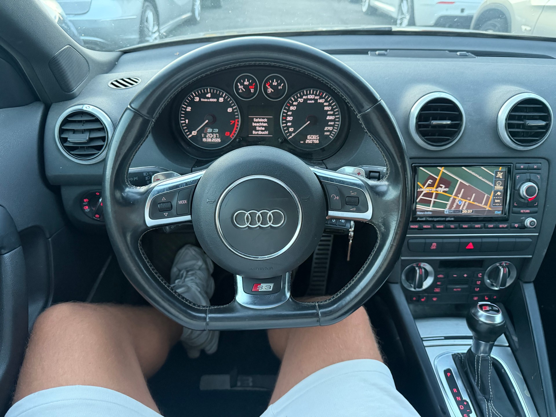 AUDI S3 Sportback 2.0 TFSI quattro S-tronic-image-11