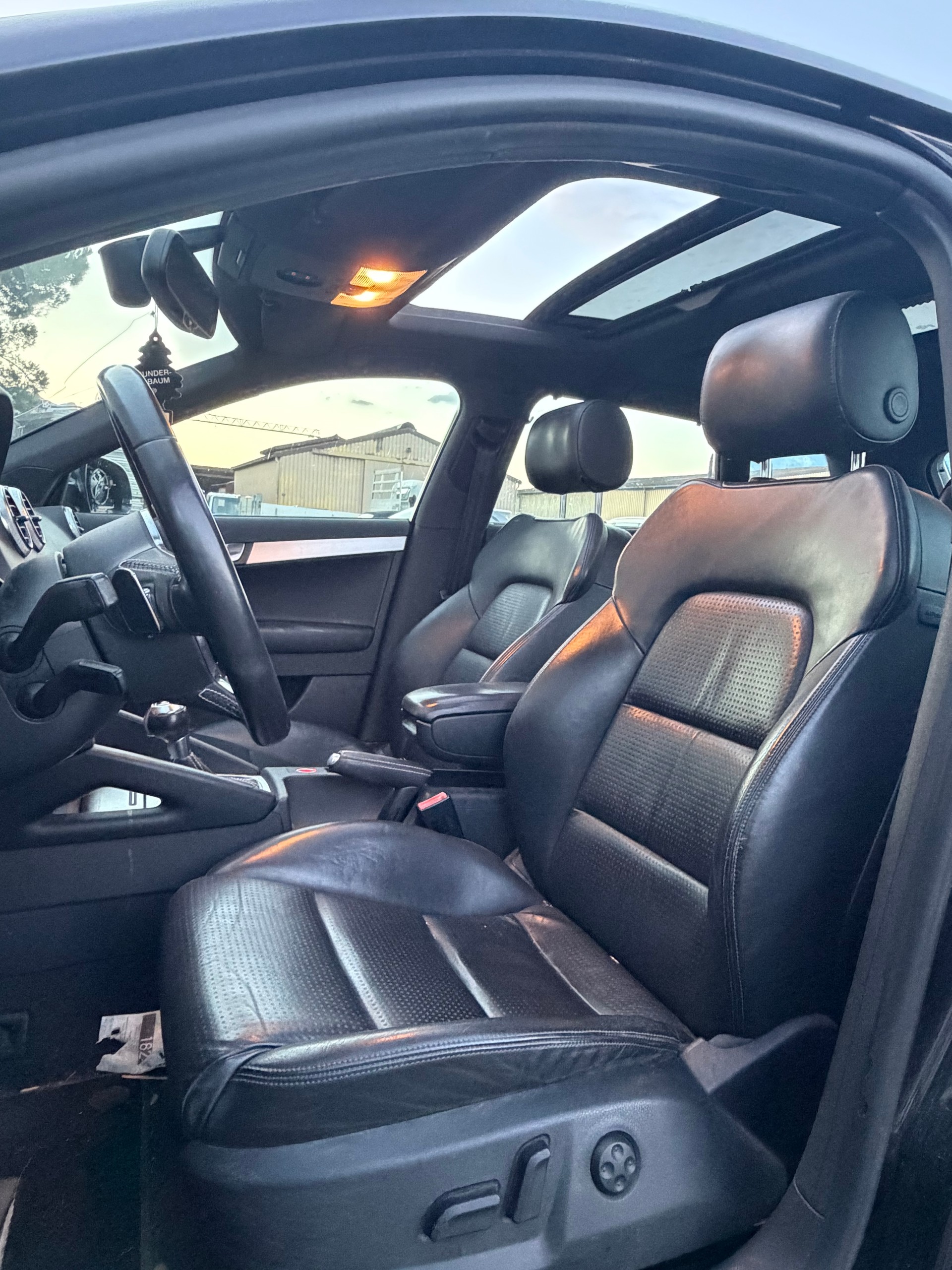 AUDI S3 Sportback 2.0 TFSI quattro S-tronic-image-10