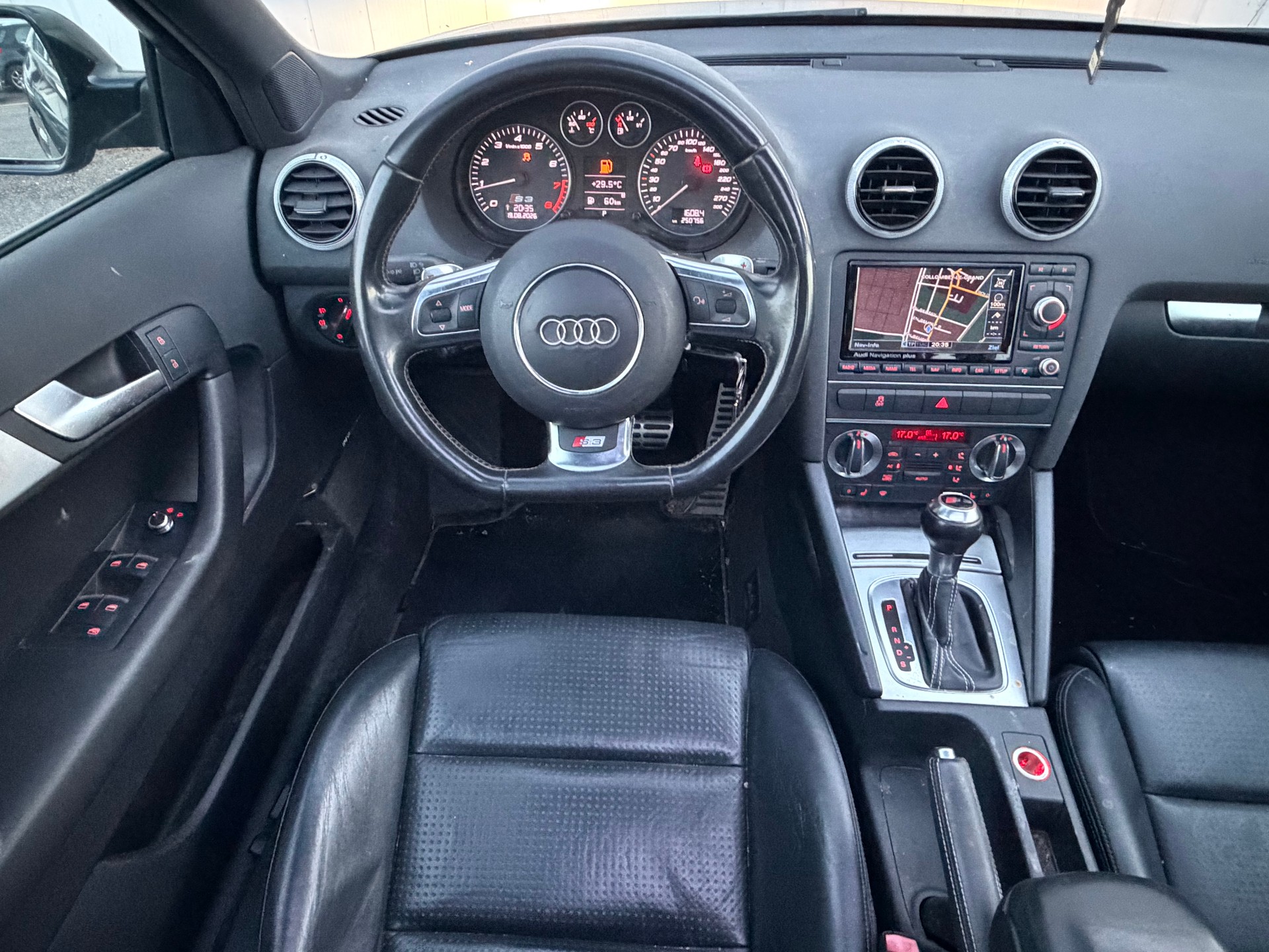 AUDI S3 Sportback 2.0 TFSI quattro S-tronic-image-9