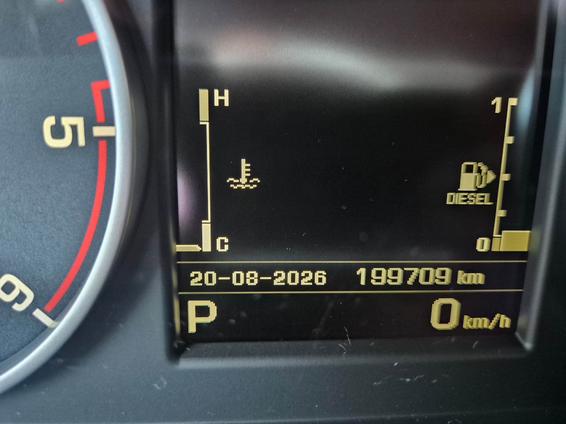 LAND ROVER Discovery 3.0 SDV6 HSE Luxury Automatic-image-14