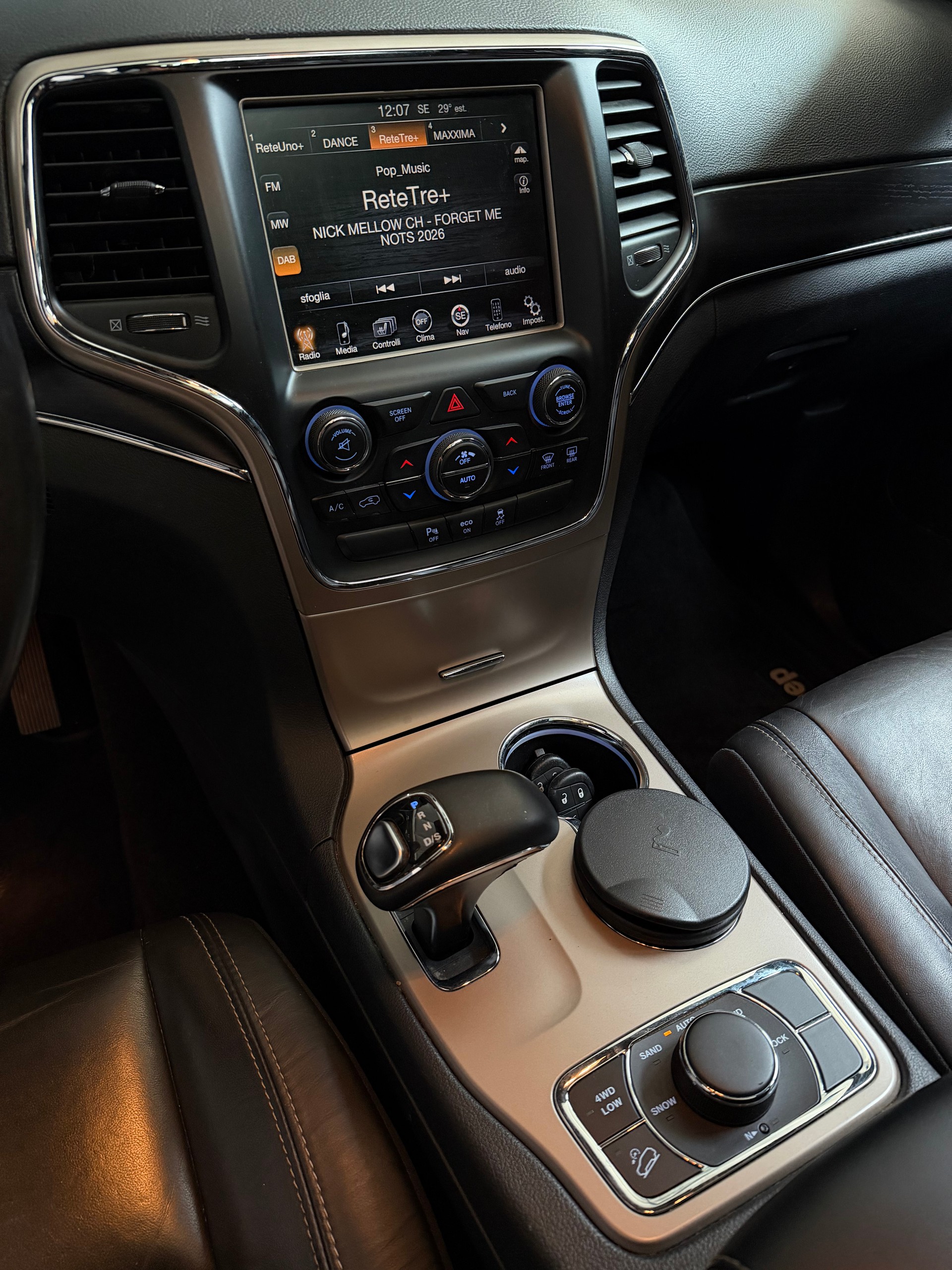 JEEP Grand Cherokee 3.0 CRD Limited Automatic-image-5