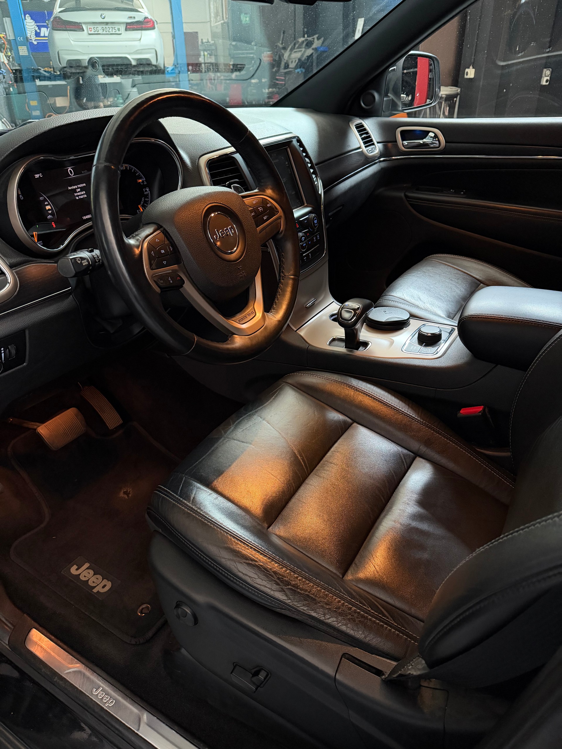 JEEP Grand Cherokee 3.0 CRD Limited Automatic-image-3