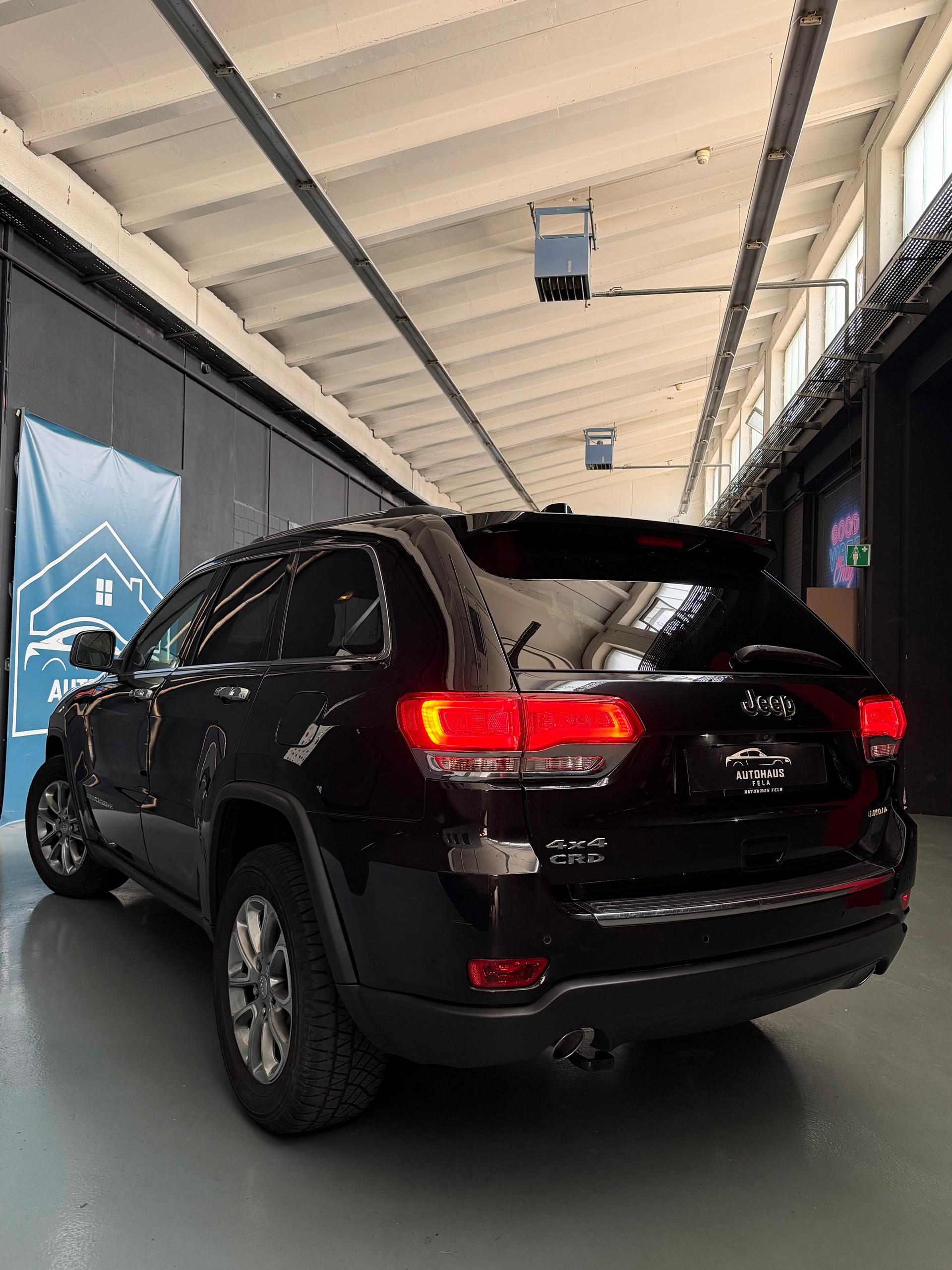 JEEP Grand Cherokee 3.0 CRD Limited Automatic-image-2