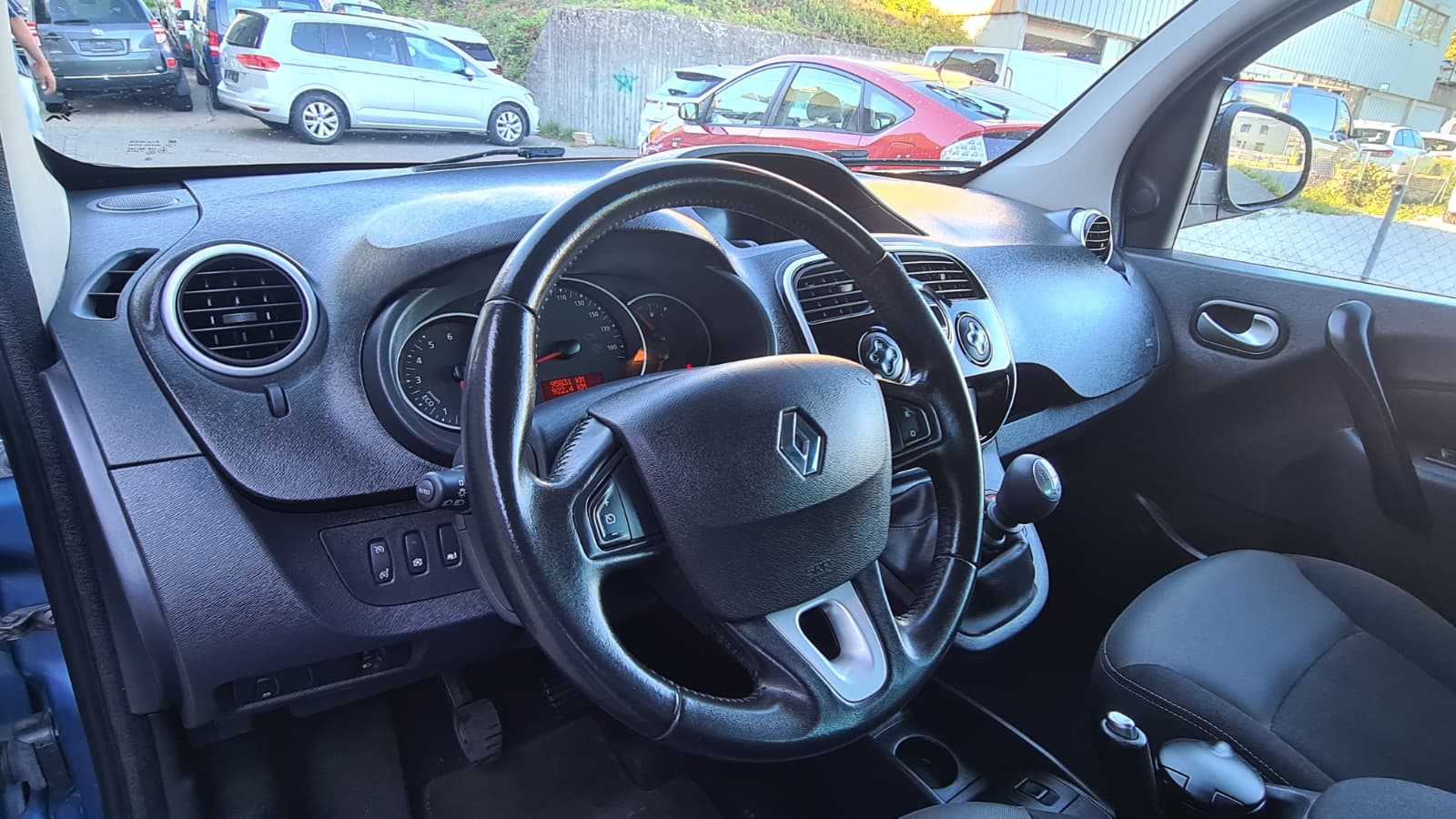 RENAULT Kangoo 1.5 dCi Intens ** 5-Plätzer ** Gr-Navi ** Sitzheizung ** Tempomat ** Klimaautomat ** PDC Hinten ** Frisch Ab MFK **-image-16