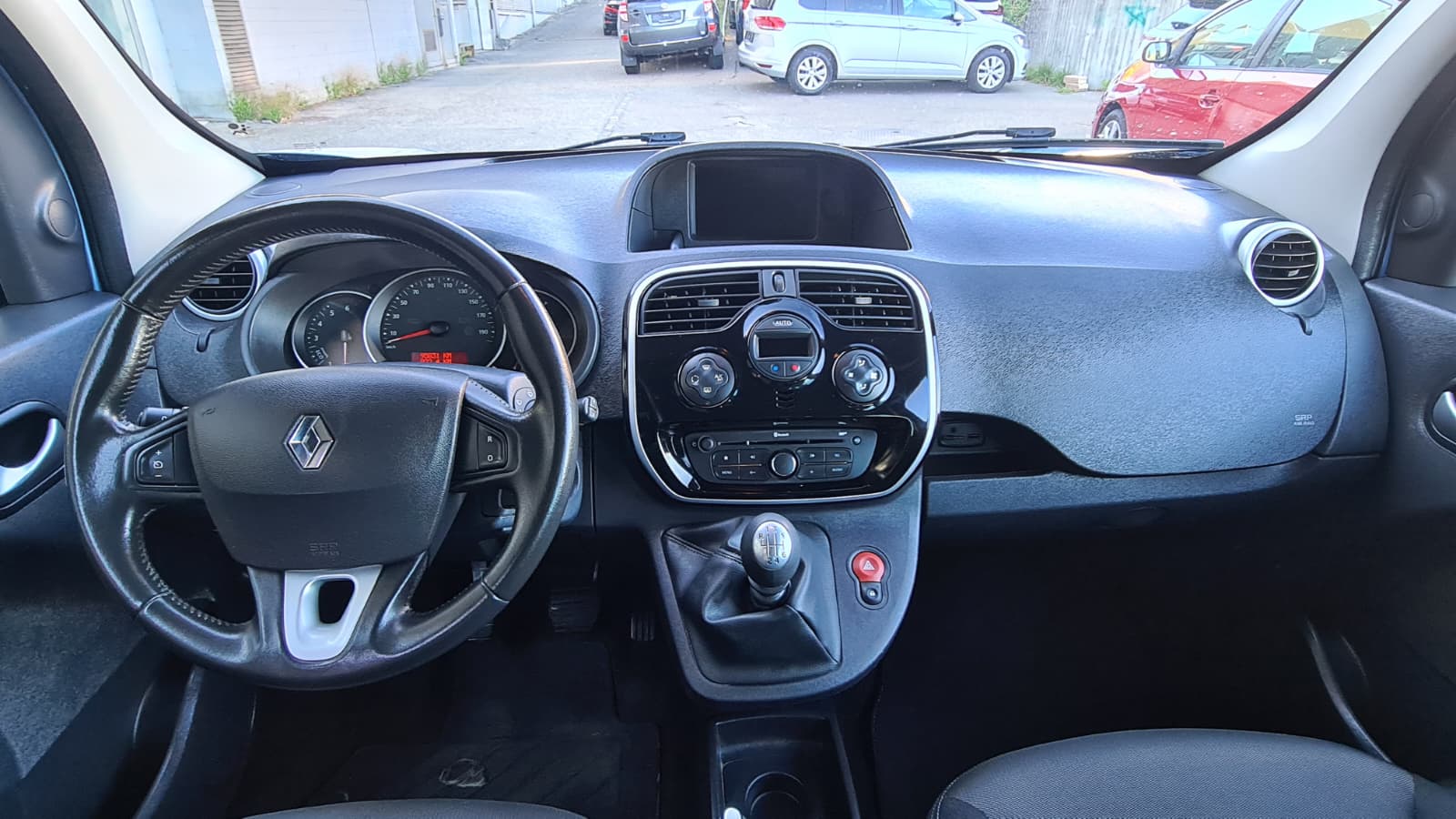 RENAULT Kangoo 1.5 dCi Intens ** 5-Plätzer ** Gr-Navi ** Sitzheizung ** Tempomat ** Klimaautomat ** PDC Hinten ** Frisch Ab MFK **-image-17