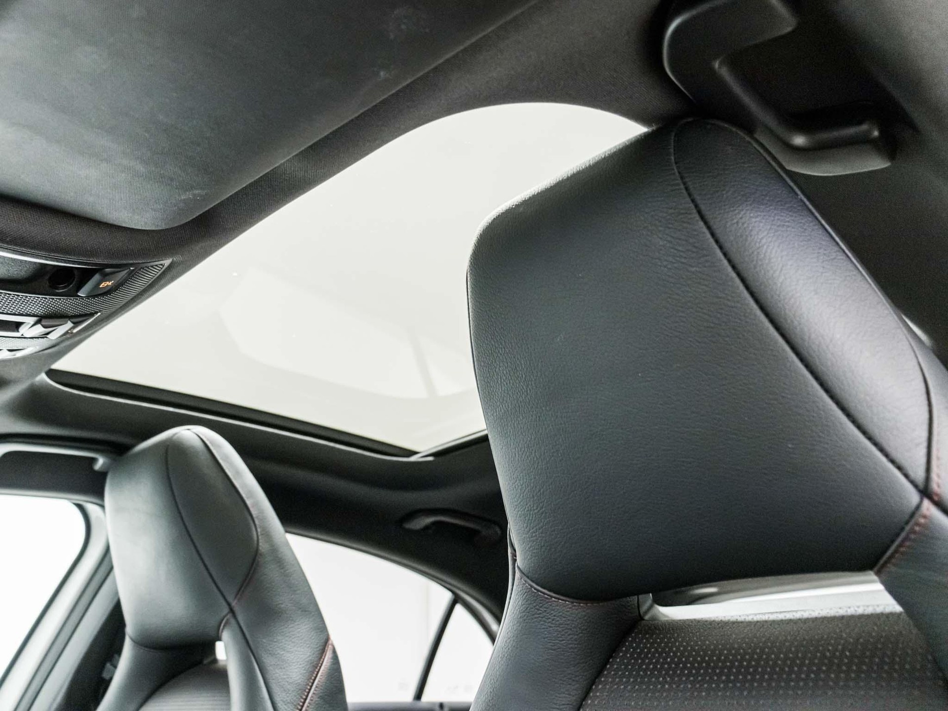 MERCEDES-BENZ A 45 AMG 4MATIC-image-8
