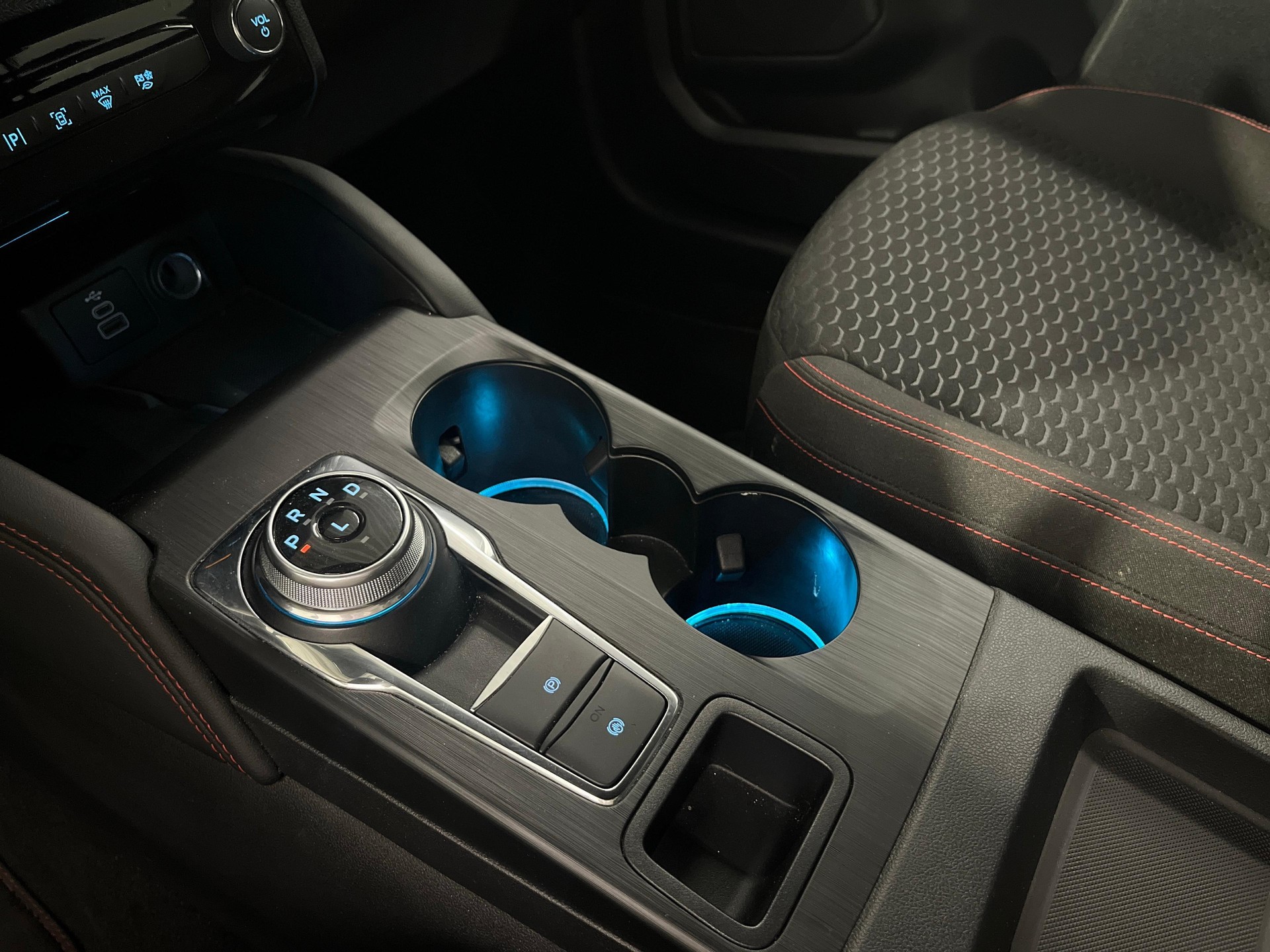 FORD Kuga 2.5 Hybrid ST-Line 4x4-image-13