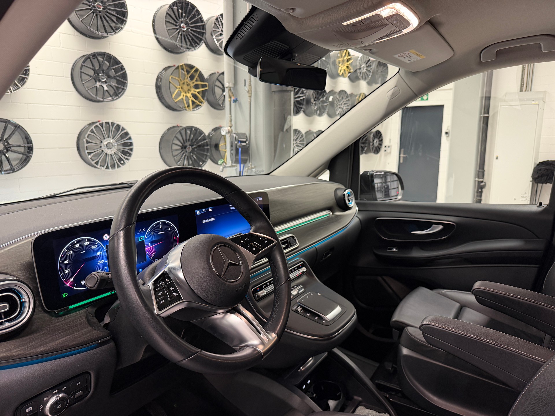 MERCEDES-BENZ V 250 d Avantgarde 4Matic lang Van *CH-Auto*Graits Service*Werksgarantie MSI bis 17.12.2027*-image-15
