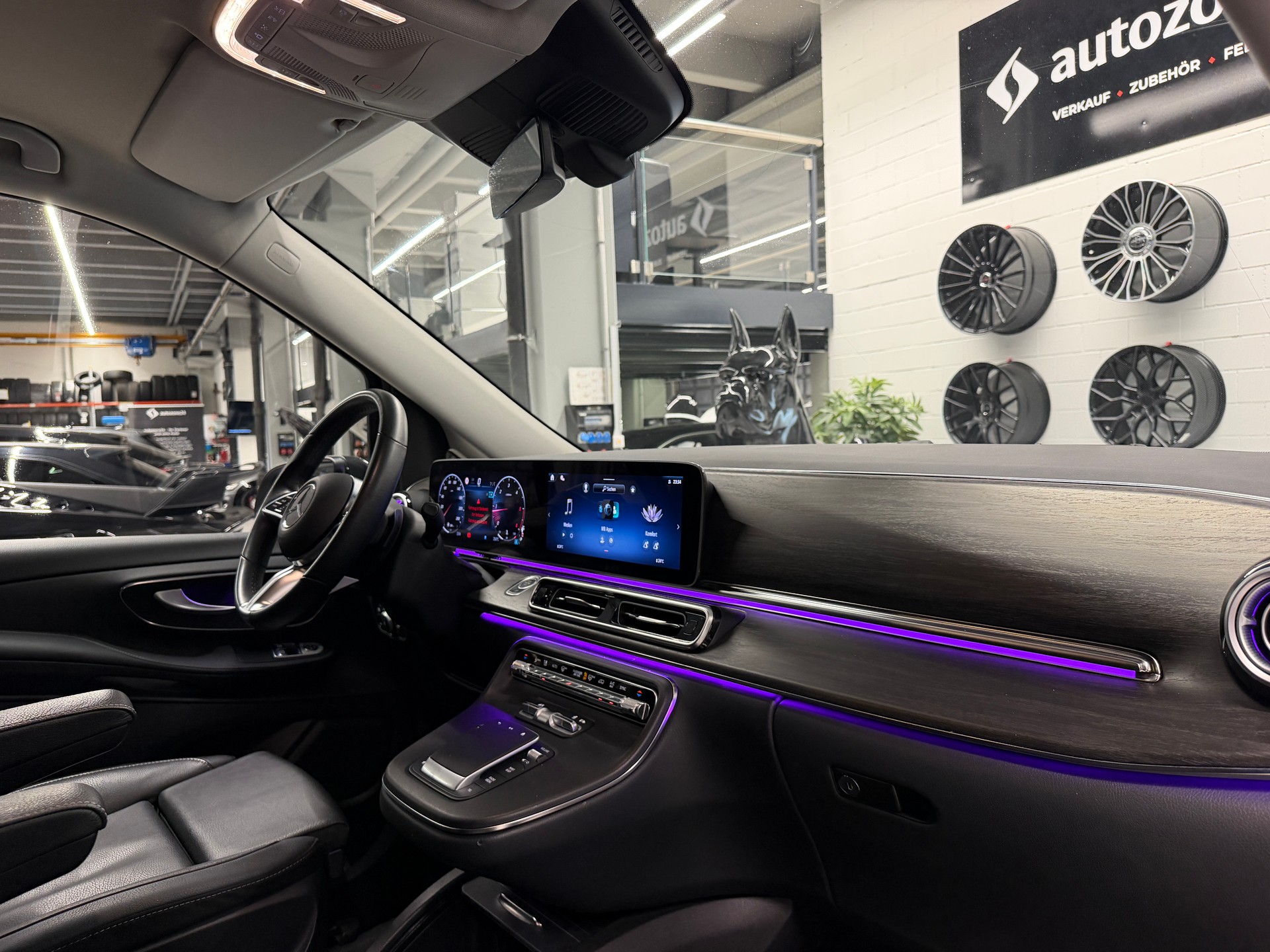 MERCEDES-BENZ V 250 d Avantgarde 4Matic lang Van *CH-Auto*Graits Service*Werksgarantie MSI bis 17.12.2027*-image-17