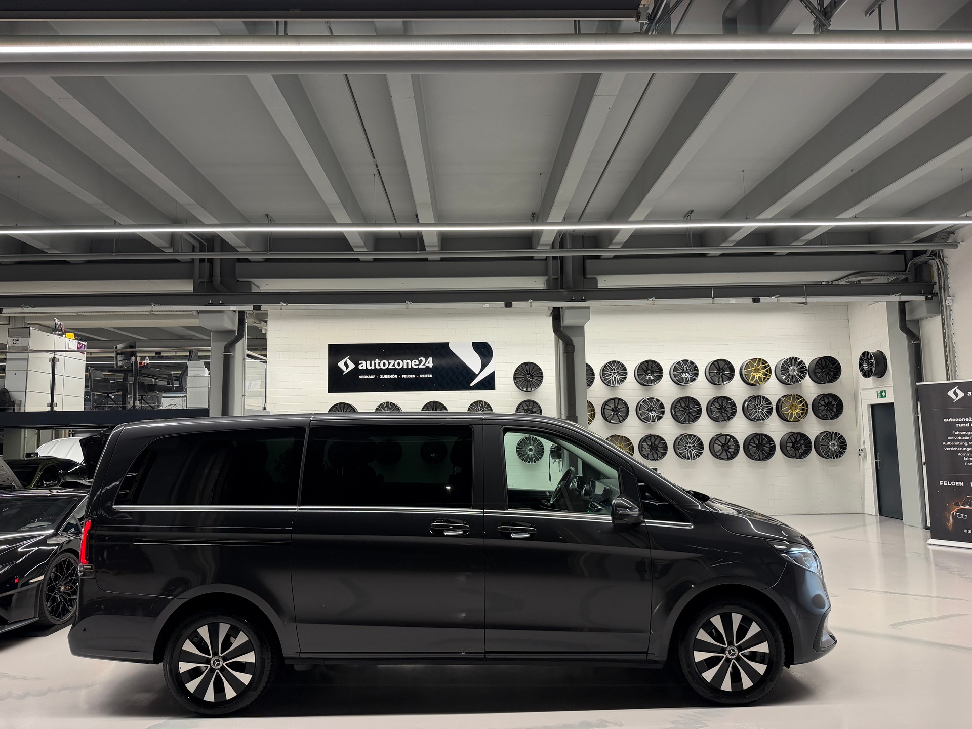 MERCEDES-BENZ V 250 d Avantgarde 4Matic lang Van *CH-Auto*Graits Service*Werksgarantie MSI bis 17.12.2027*-image-3