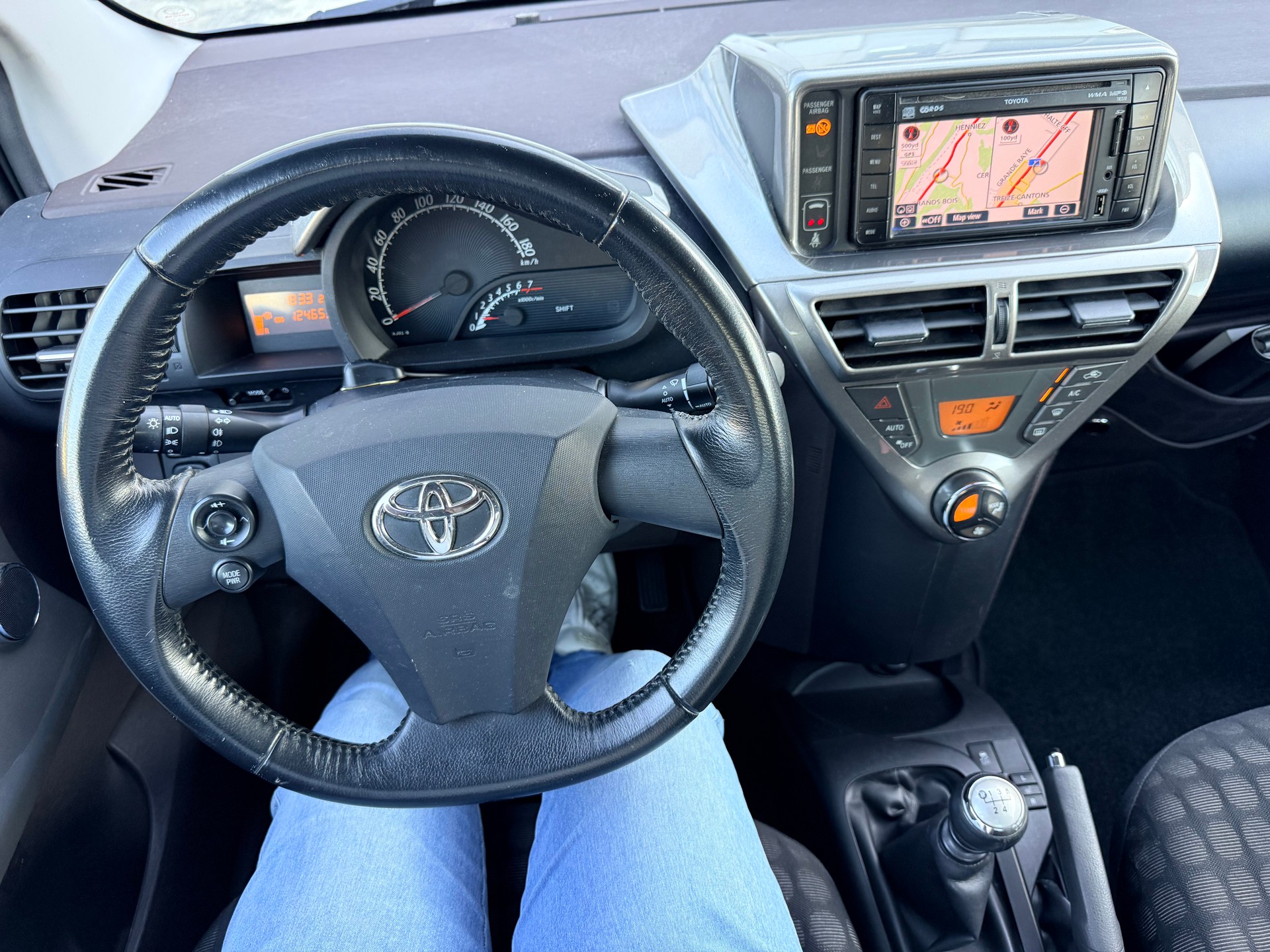 TOYOTA iQ2 1.0 VVT-i-image-13