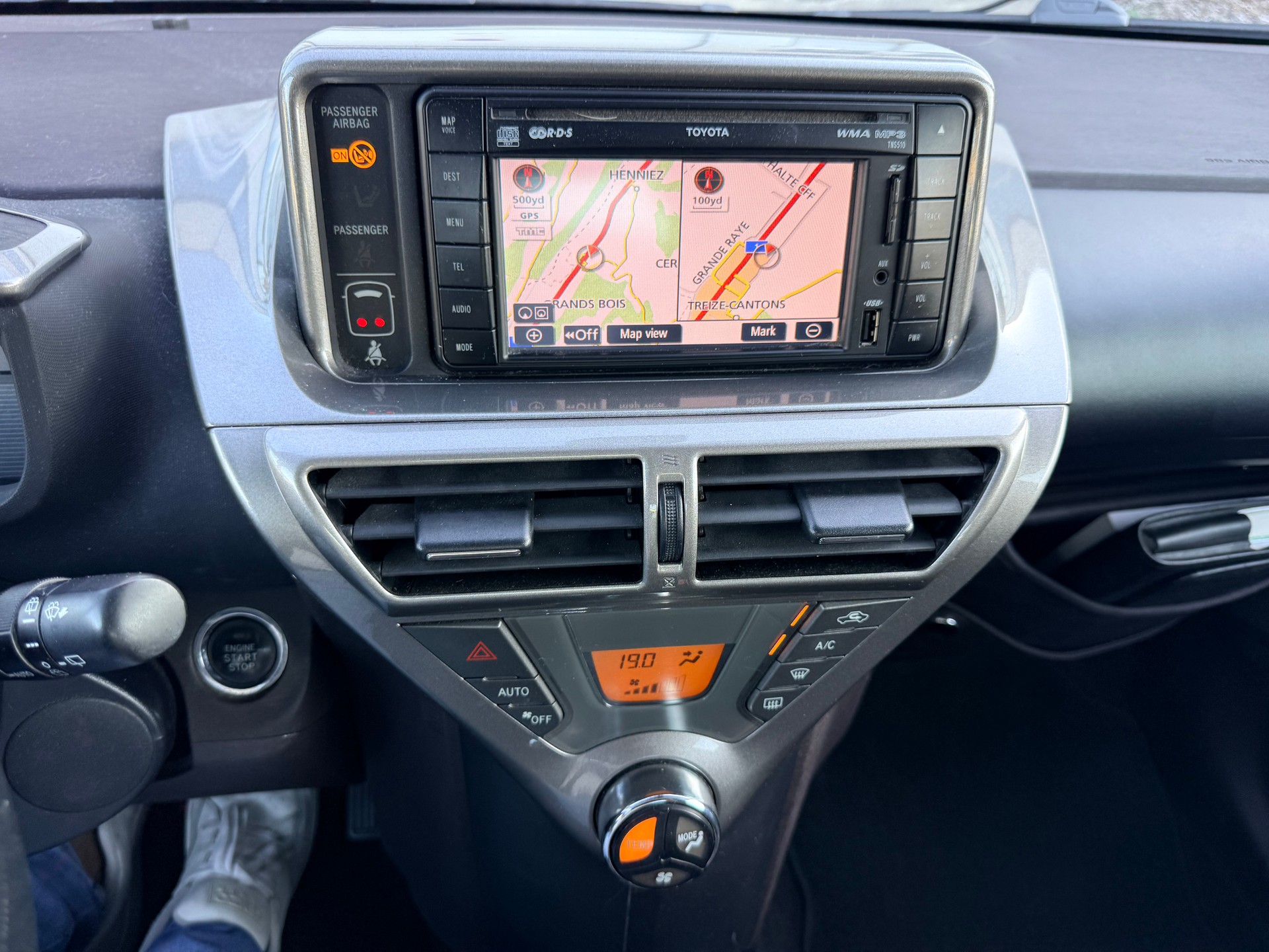 TOYOTA iQ2 1.0 VVT-i-image-14