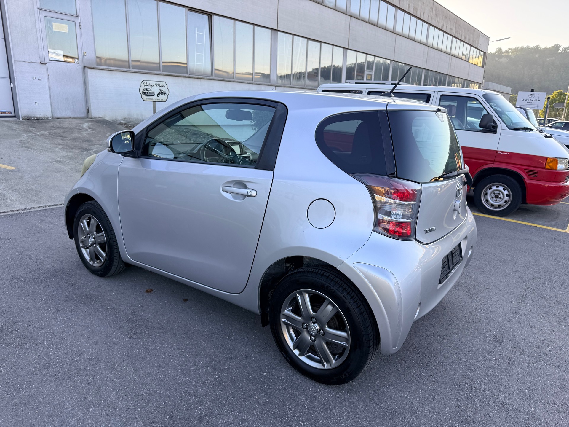 TOYOTA iQ2 1.0 VVT-i-image-6