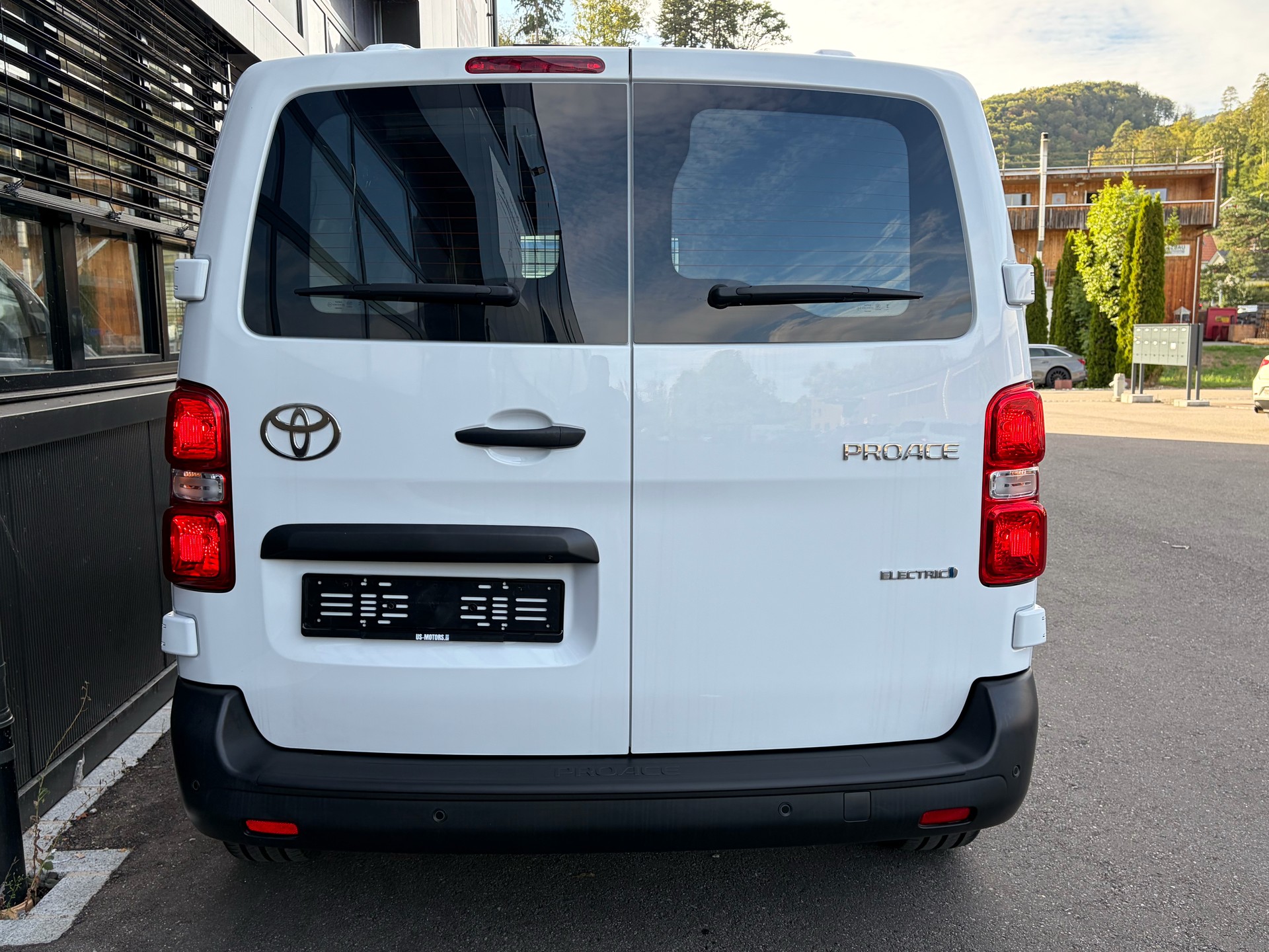TOYOTA Proace EV 75kWh Medium Active-showroom-element-2