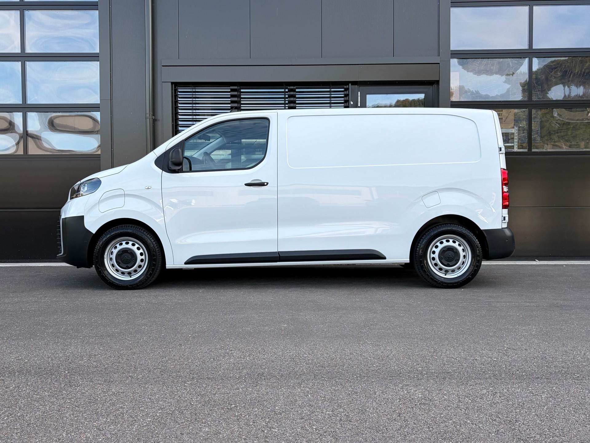 TOYOTA Proace EV 75kWh Medium Active