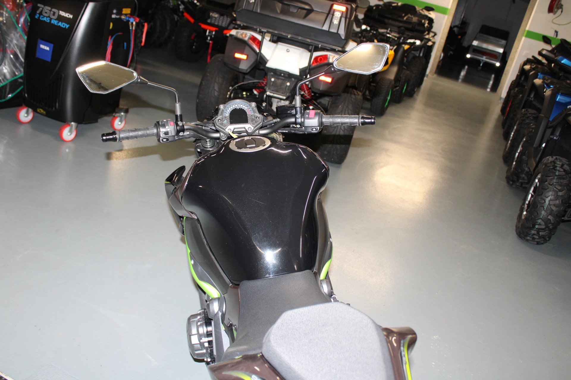 KAWASAKI Z 900-showroom-element-1