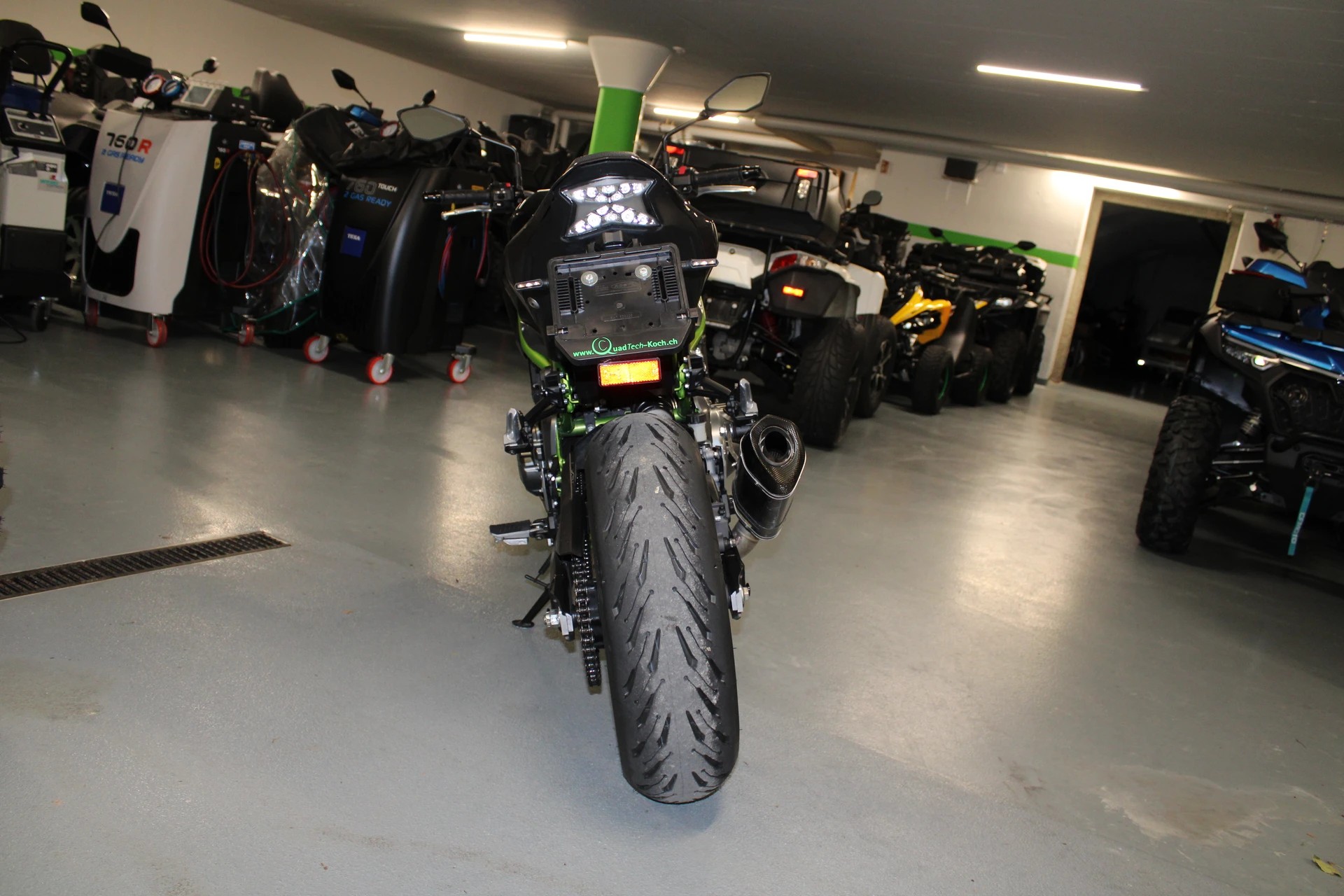 KAWASAKI Z 900-showroom-element-2