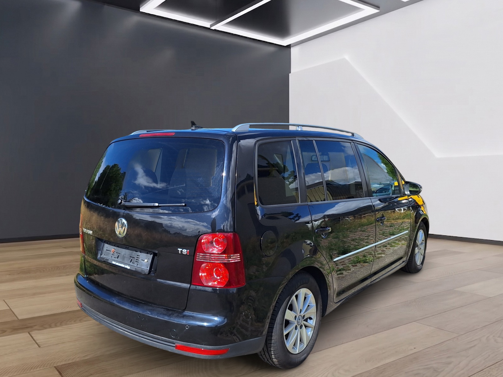 VW Touran 1.4 TSI Trendline-image-4
