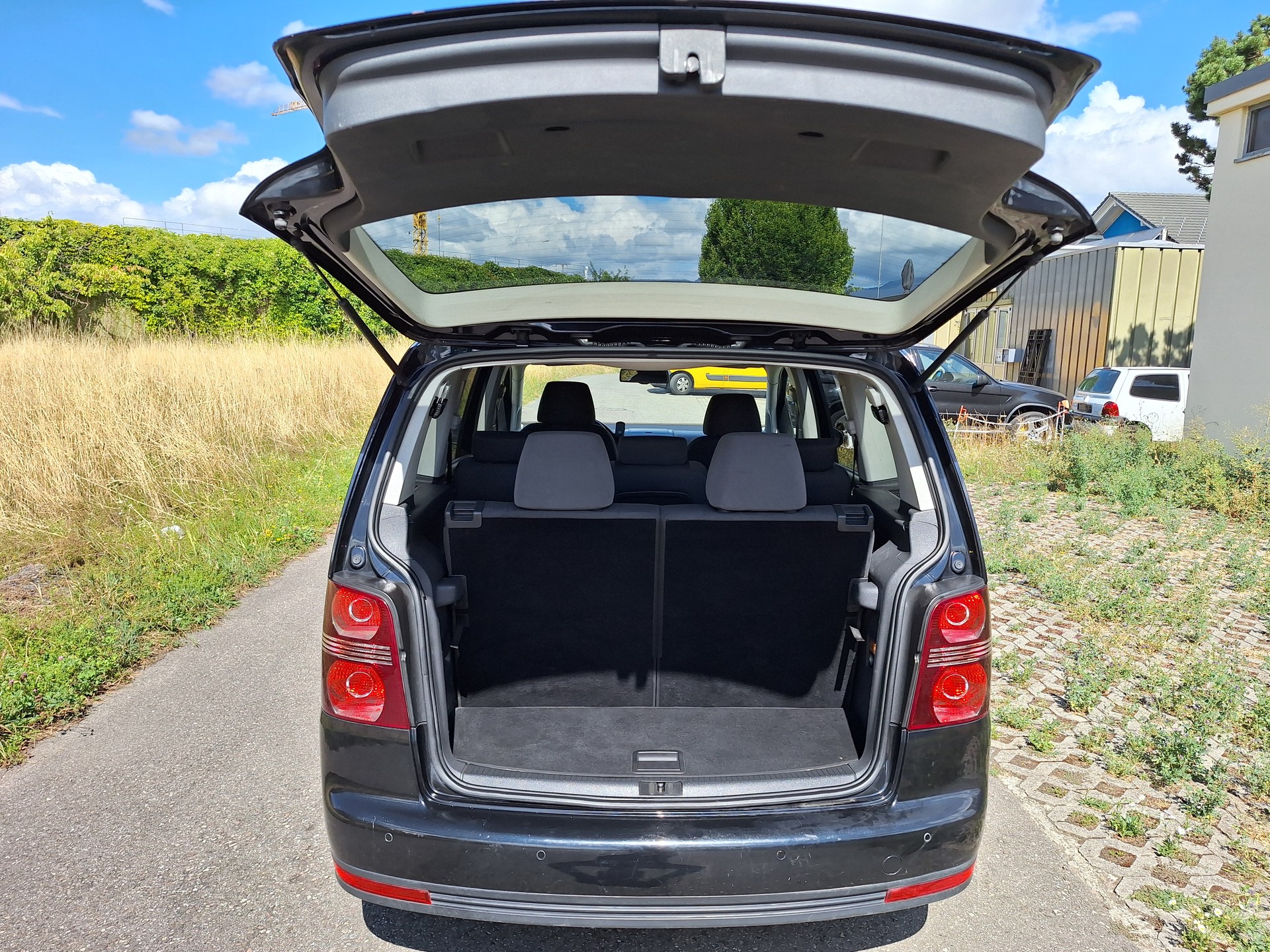 VW Touran 1.4 TSI Trendline-image-11